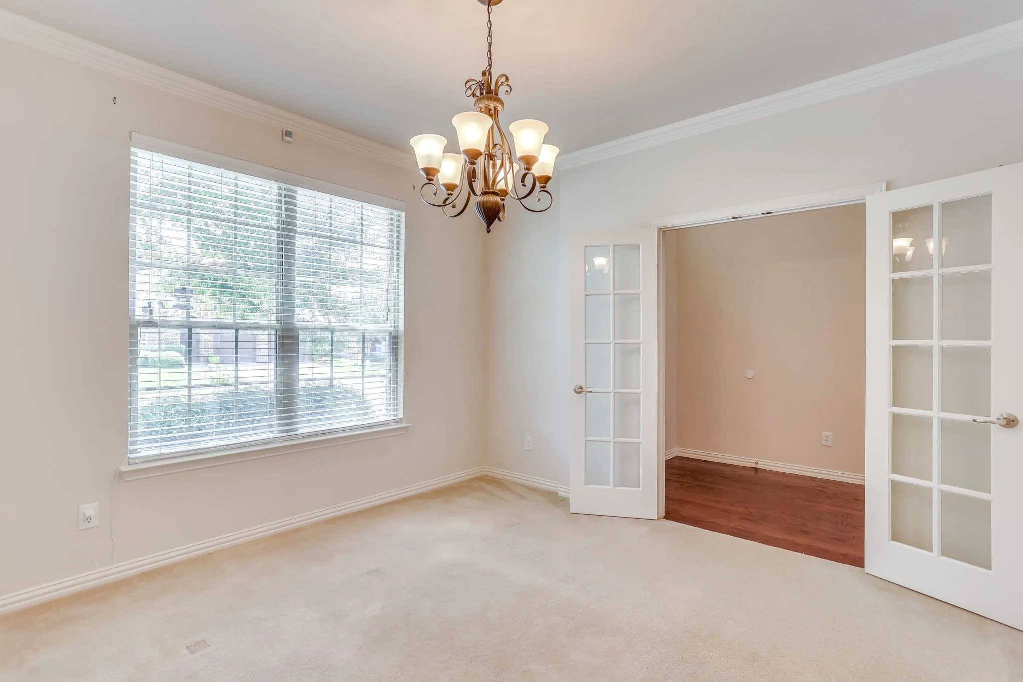 Single Family Residence For Sale in Rockwall County , 804 Miramar Drive, Rockwall, Texas 75087, 4 Bedroom, 3 Bathroom, 2 Garage spaces, 3,535 Sqft, built in 2010, mls#21339197, Real Estate Agent in Rockwall, Homes For Sale in Rockwall county, Homes For Sale in Rockwall, Realtor in Rockwall Texas, Real Estate Brokerage Independent Realty Texas, Luminita Cordes Realtor