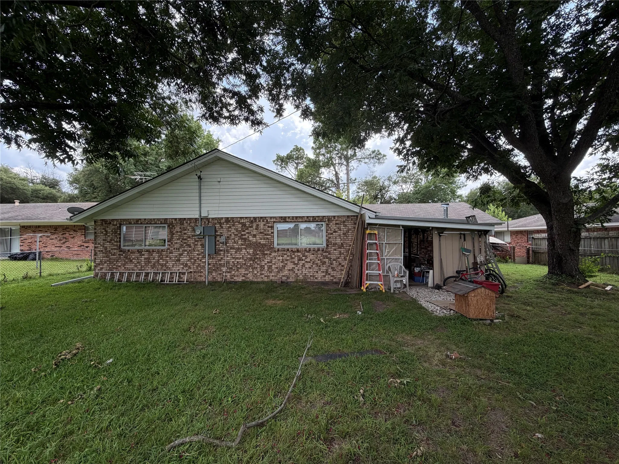Single Family Residence For Sale in Kaufman County , 126 Poinsettia Circle, Terrell, Texas 75160, 3 Bedroom, 2 Bathroom, 2 Garage spaces, 1,688 Sqft, built in 1987, mls#21332778, Real Estate Agent in Terrell, Homes For Sale in Kaufman county, Homes For Sale in Terrell, Realtor in Terrell Texas, Real Estate Brokerage Independent Realty Texas, Luminita Cordes Realtor