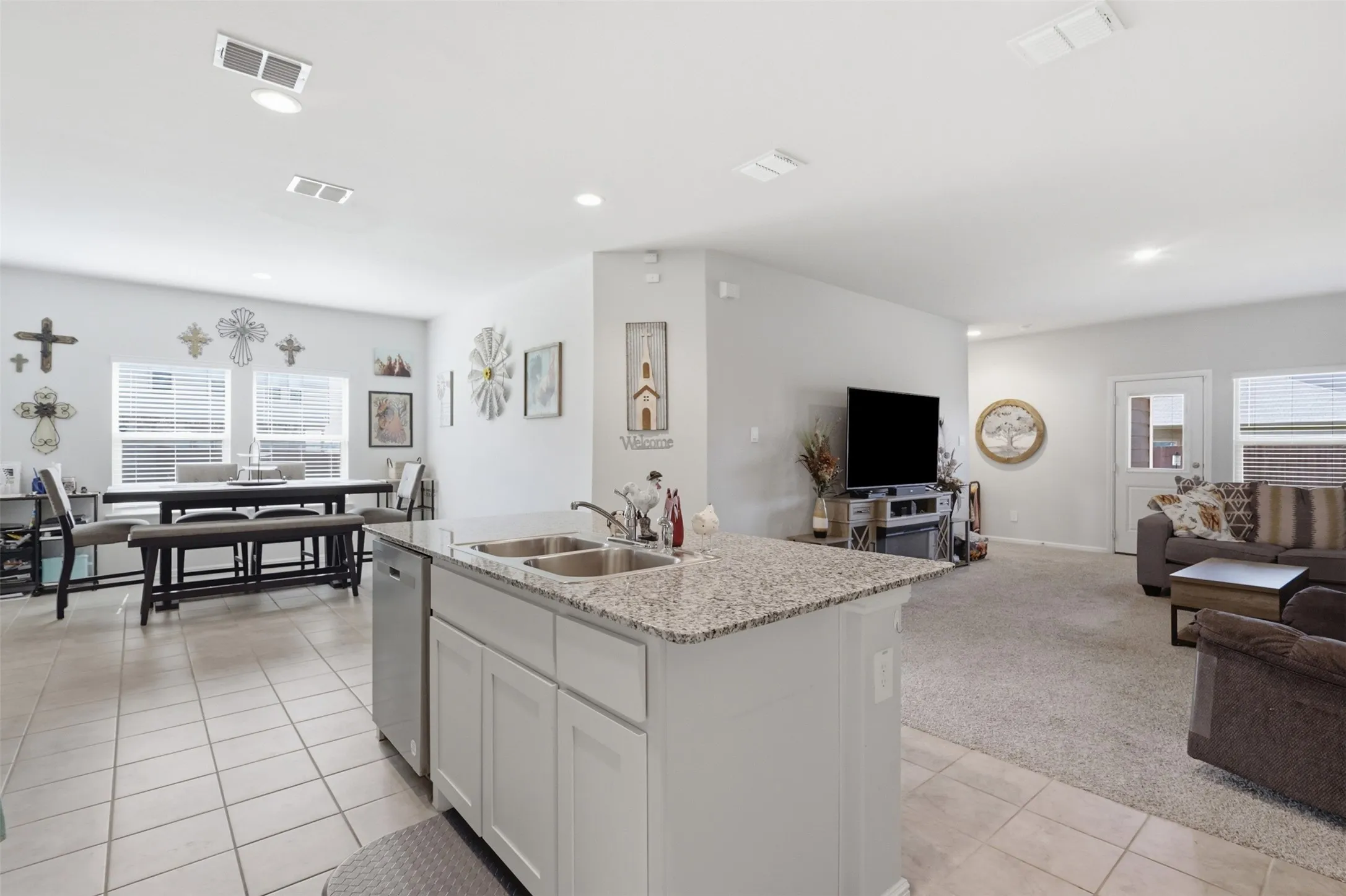 Single Family Residence For Sale in Wise County , 224 Running River Drive, Boyd, Texas 76023, 4 Bedroom, 3 Bathroom, 2 Garage spaces, 2,367 Sqft, built in 2023, mls#21338618, Real Estate Agent in Boyd, Homes For Sale in Wise county, Homes For Sale in Boyd, Realtor in Boyd Texas, Real Estate Brokerage Independent Realty Texas, Luminita Cordes Realtor