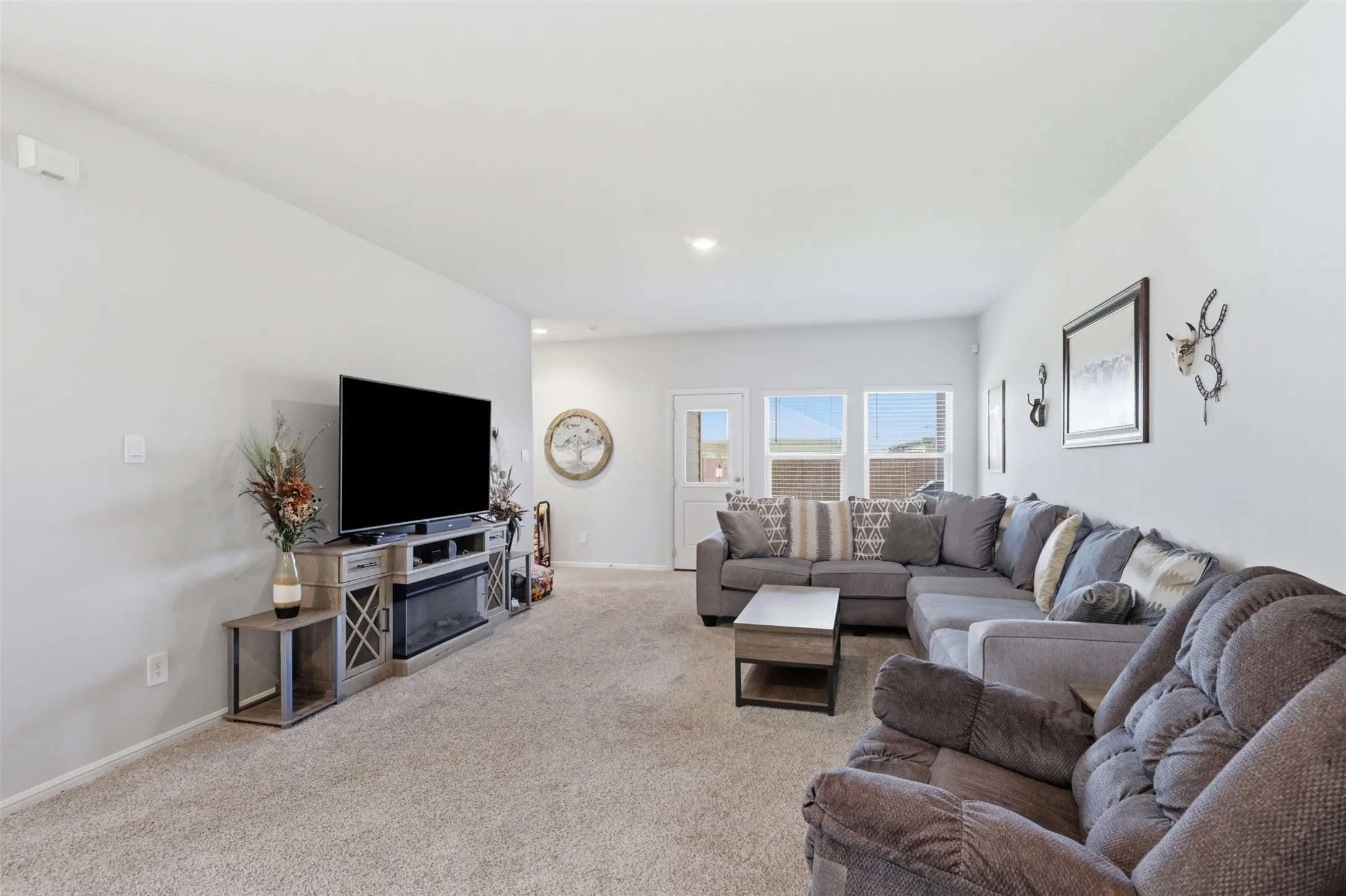 Single Family Residence For Sale in Wise County , 224 Running River Drive, Boyd, Texas 76023, 4 Bedroom, 3 Bathroom, 2 Garage spaces, 2,367 Sqft, built in 2023, mls#21338618, Real Estate Agent in Boyd, Homes For Sale in Wise county, Homes For Sale in Boyd, Realtor in Boyd Texas, Real Estate Brokerage Independent Realty Texas, Luminita Cordes Realtor