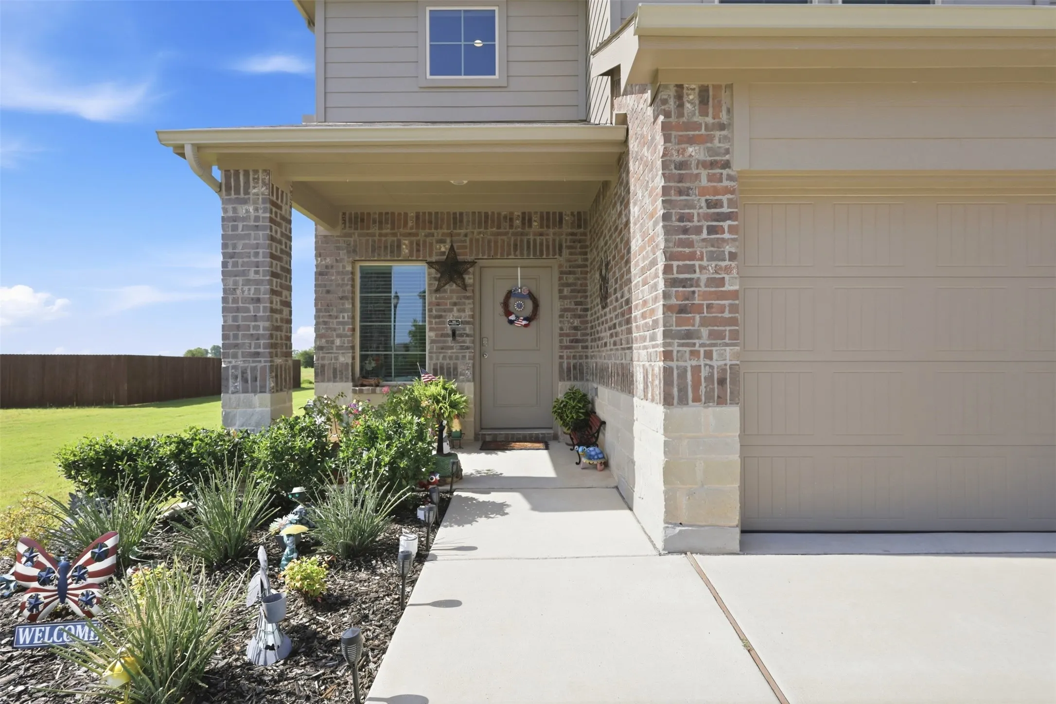 Single Family Residence For Sale in Wise County , 224 Running River Drive, Boyd, Texas 76023, 4 Bedroom, 3 Bathroom, 2 Garage spaces, 2,367 Sqft, built in 2023, mls#21338618, Real Estate Agent in Boyd, Homes For Sale in Wise county, Homes For Sale in Boyd, Realtor in Boyd Texas, Real Estate Brokerage Independent Realty Texas, Luminita Cordes Realtor