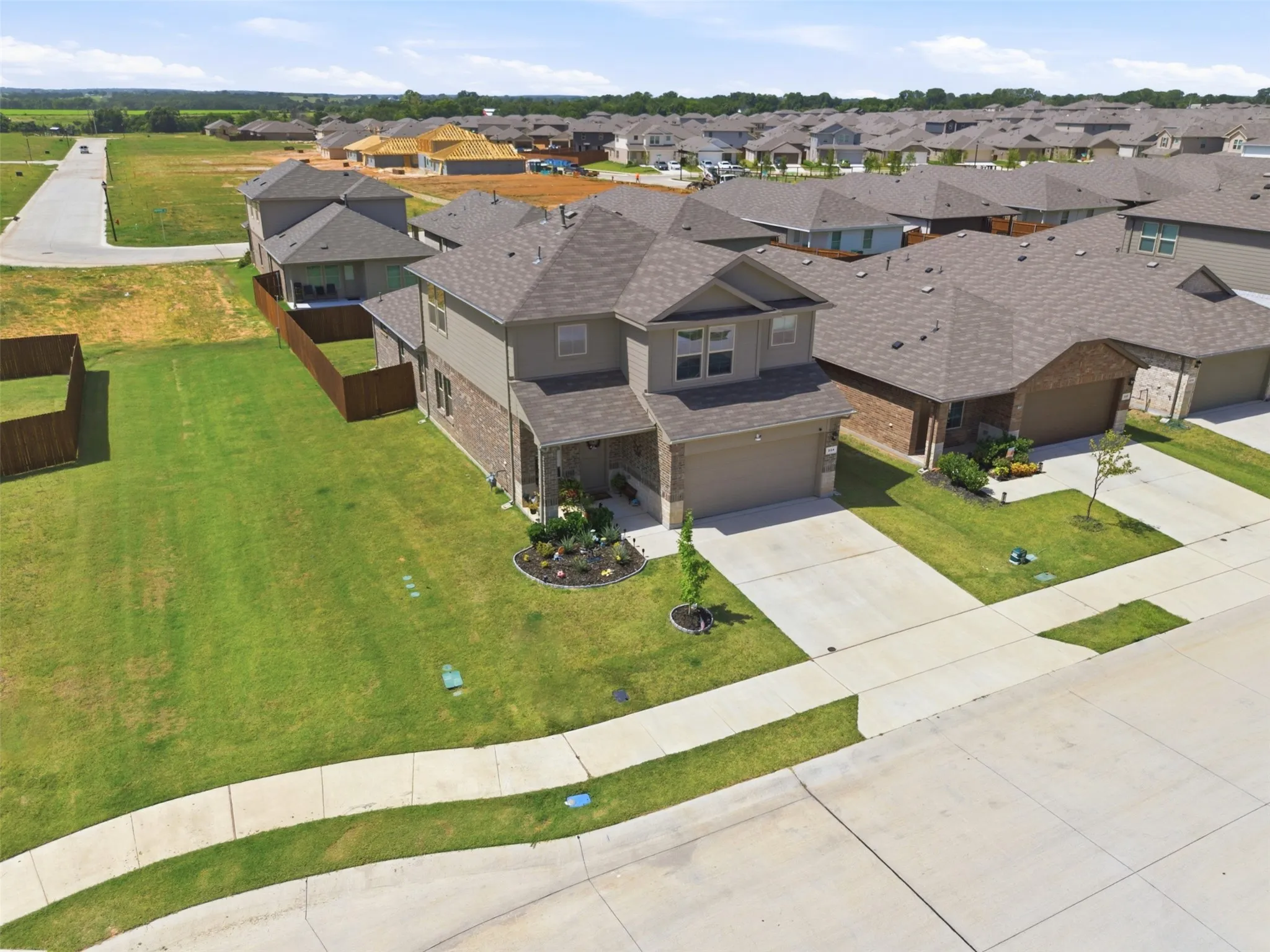 Single Family Residence For Sale in Wise County , 224 Running River Drive, Boyd, Texas 76023, 4 Bedroom, 3 Bathroom, 2 Garage spaces, 2,367 Sqft, built in 2023, mls#21338618, Real Estate Agent in Boyd, Homes For Sale in Wise county, Homes For Sale in Boyd, Realtor in Boyd Texas, Real Estate Brokerage Independent Realty Texas, Luminita Cordes Realtor