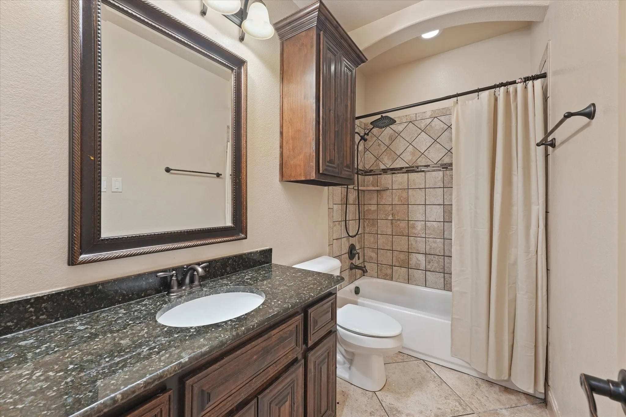Single Family Residence For Sale in Collin County , 7910 Edgeglen Trail, Sachse, Texas 75048, 5 Bedroom, 4 Bathroom, 3 Garage spaces, 3,815 Sqft, built in 2014, mls#21337712, Real Estate Agent in Sachse, Homes For Sale in Collin county, Homes For Sale in Sachse, Realtor in Sachse Texas, Real Estate Brokerage Independent Realty Texas, Luminita Cordes Realtor
