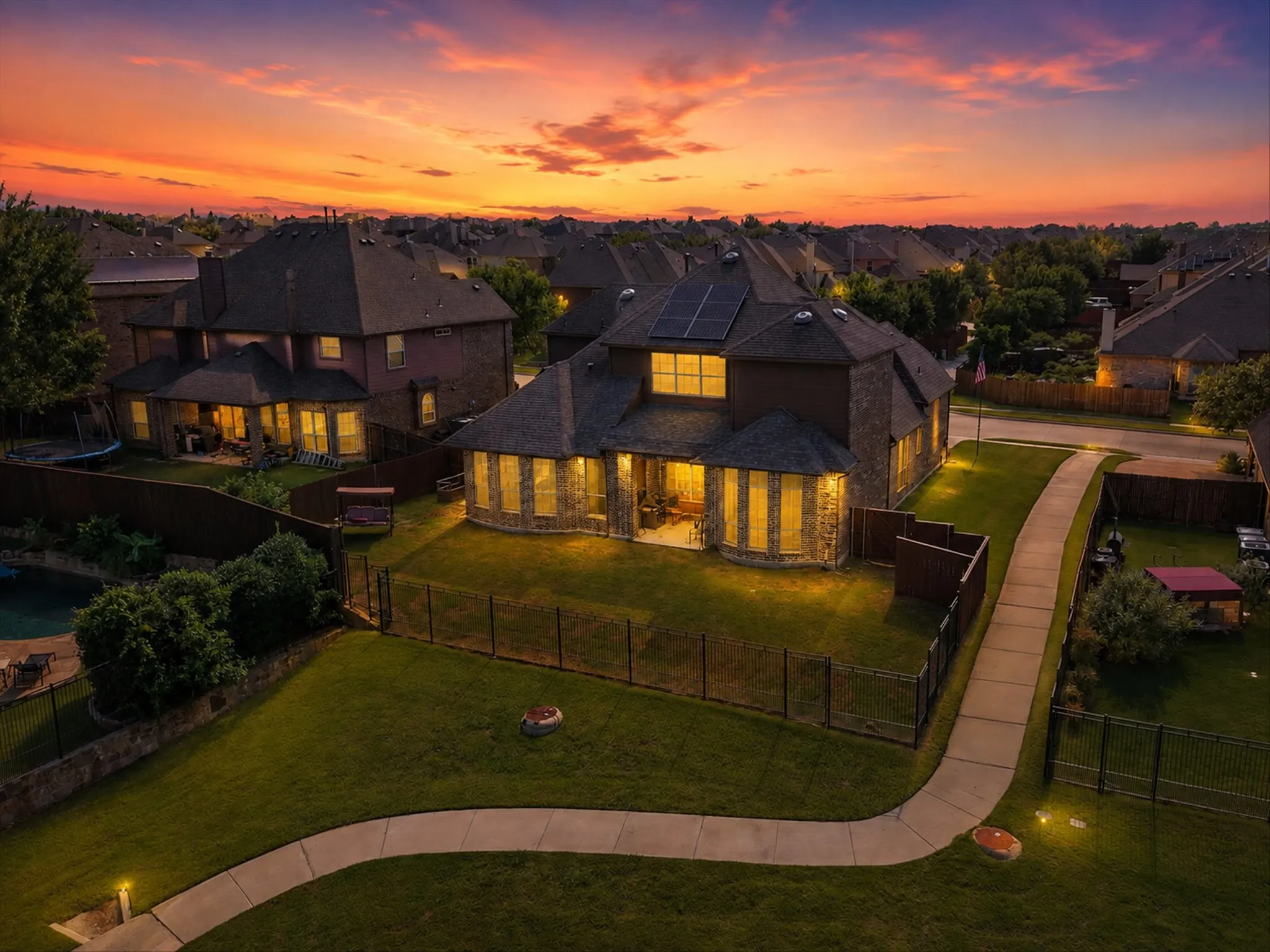 Single Family Residence For Sale in Collin County , 7910 Edgeglen Trail, Sachse, Texas 75048, 5 Bedroom, 4 Bathroom, 3 Garage spaces, 3,815 Sqft, built in 2014, mls#21337712, Real Estate Agent in Sachse, Homes For Sale in Collin county, Homes For Sale in Sachse, Realtor in Sachse Texas, Real Estate Brokerage Independent Realty Texas, Luminita Cordes Realtor