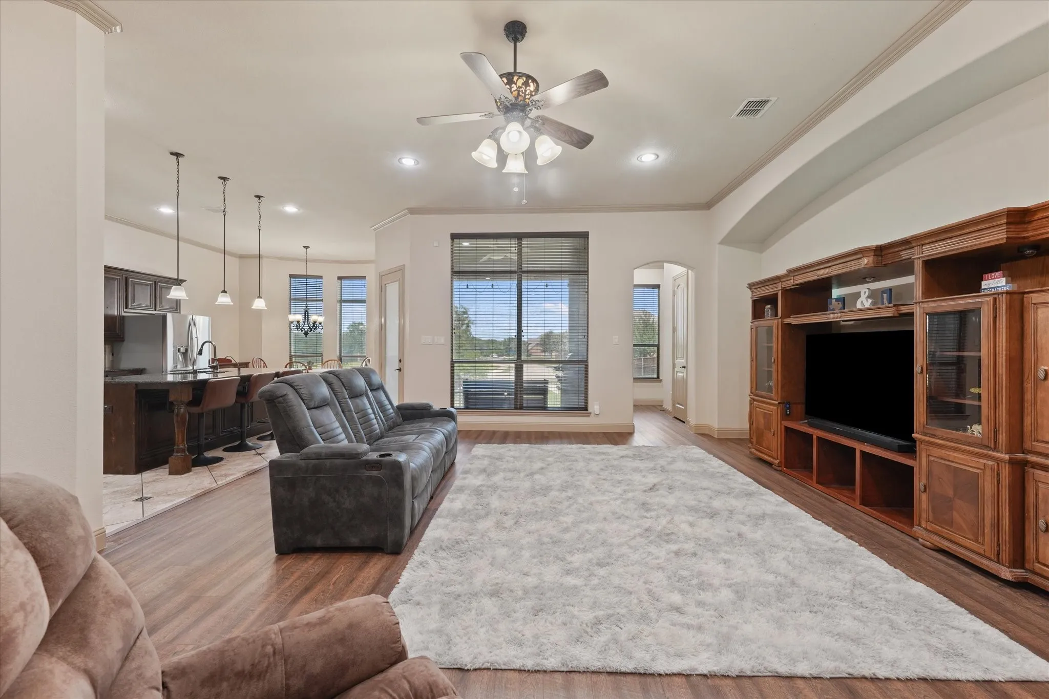Single Family Residence For Sale in Collin County , 7910 Edgeglen Trail, Sachse, Texas 75048, 5 Bedroom, 4 Bathroom, 3 Garage spaces, 3,815 Sqft, built in 2014, mls#21337712, Real Estate Agent in Sachse, Homes For Sale in Collin county, Homes For Sale in Sachse, Realtor in Sachse Texas, Real Estate Brokerage Independent Realty Texas, Luminita Cordes Realtor