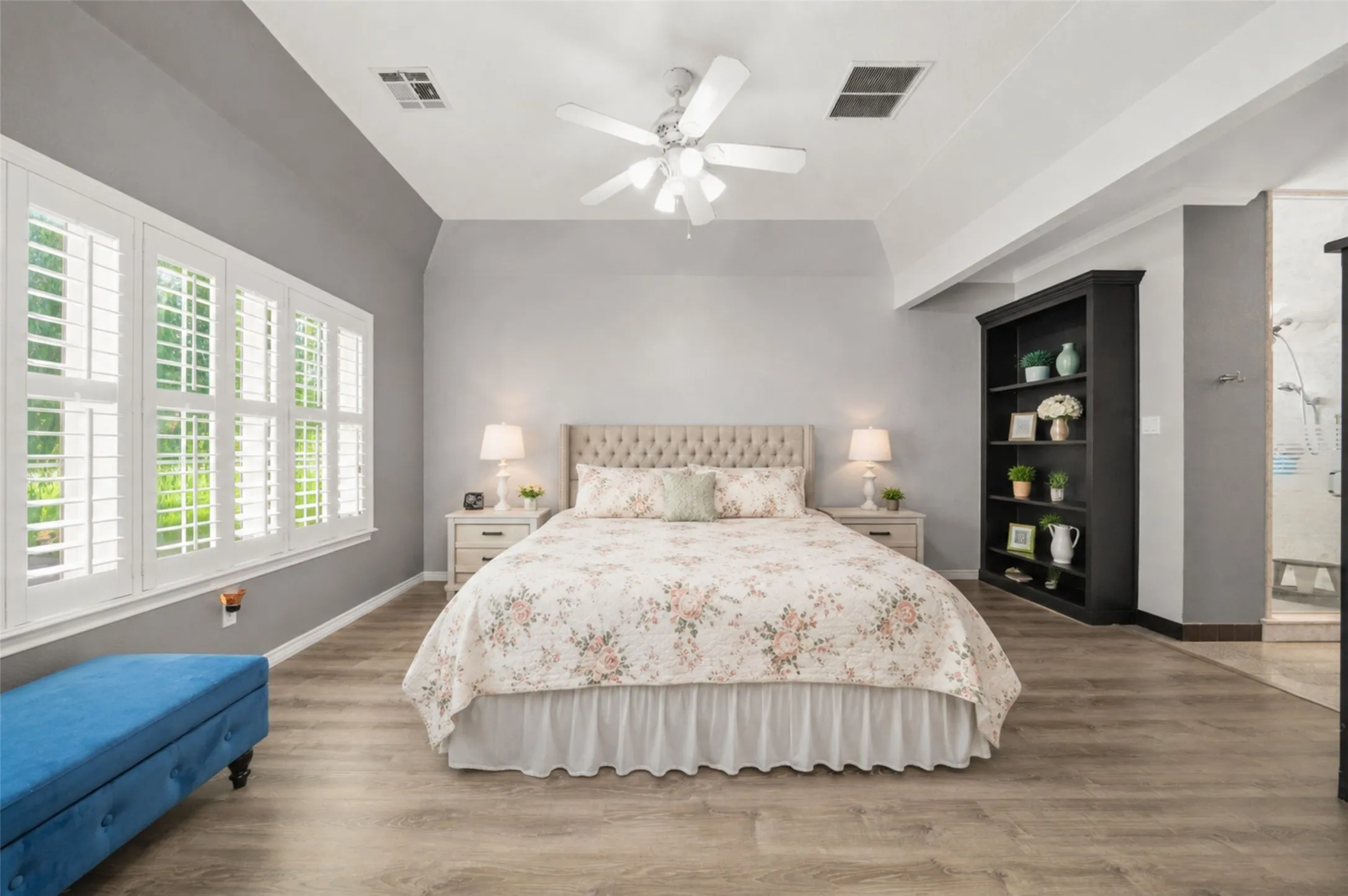 Single Family Residence For Sale in Hill County , 34057 Stonewood Loop, Whitney, Texas 76692, 5 Bedrooms, 3 Bathrooms, 2 Garage spaces, 2,800 Sqft, built in 1996, Price $450,000, mls#21339195, Real Estate Agent in Whitney, Homes For Sale in Hill county, Homes For Sale in Whitney, Realtor in Whitney Texas, Real Estate Brokerage Independent Realty Texas, Luminita Cordes Realtor