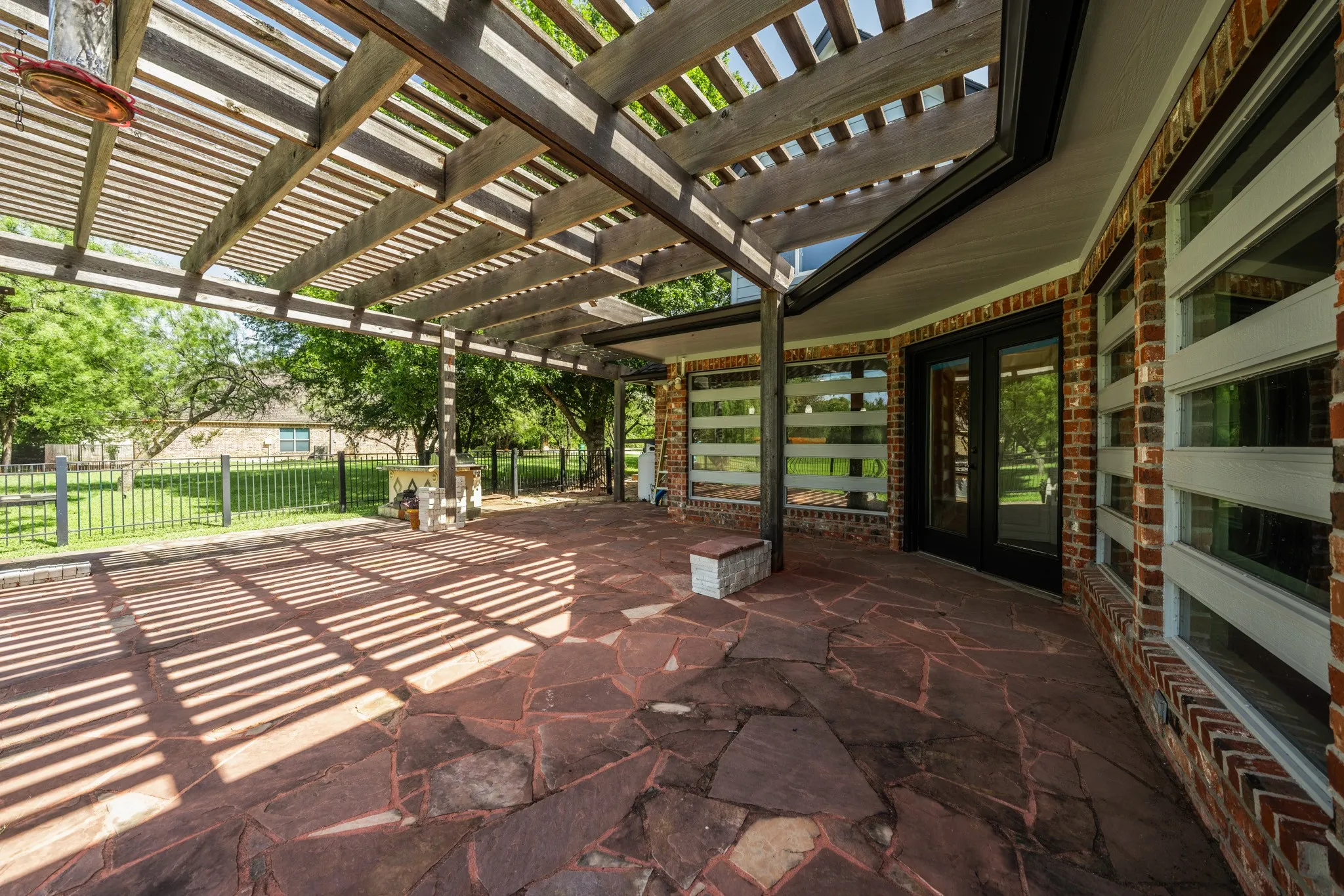 Single Family Residence For Sale in Hill County , 34057 Stonewood Loop, Whitney, Texas 76692, 5 Bedrooms, 3 Bathrooms, 2 Garage spaces, 2,800 Sqft, built in 1996, Price $450,000, mls#21339195, Real Estate Agent in Whitney, Homes For Sale in Hill county, Homes For Sale in Whitney, Realtor in Whitney Texas, Real Estate Brokerage Independent Realty Texas, Luminita Cordes Realtor