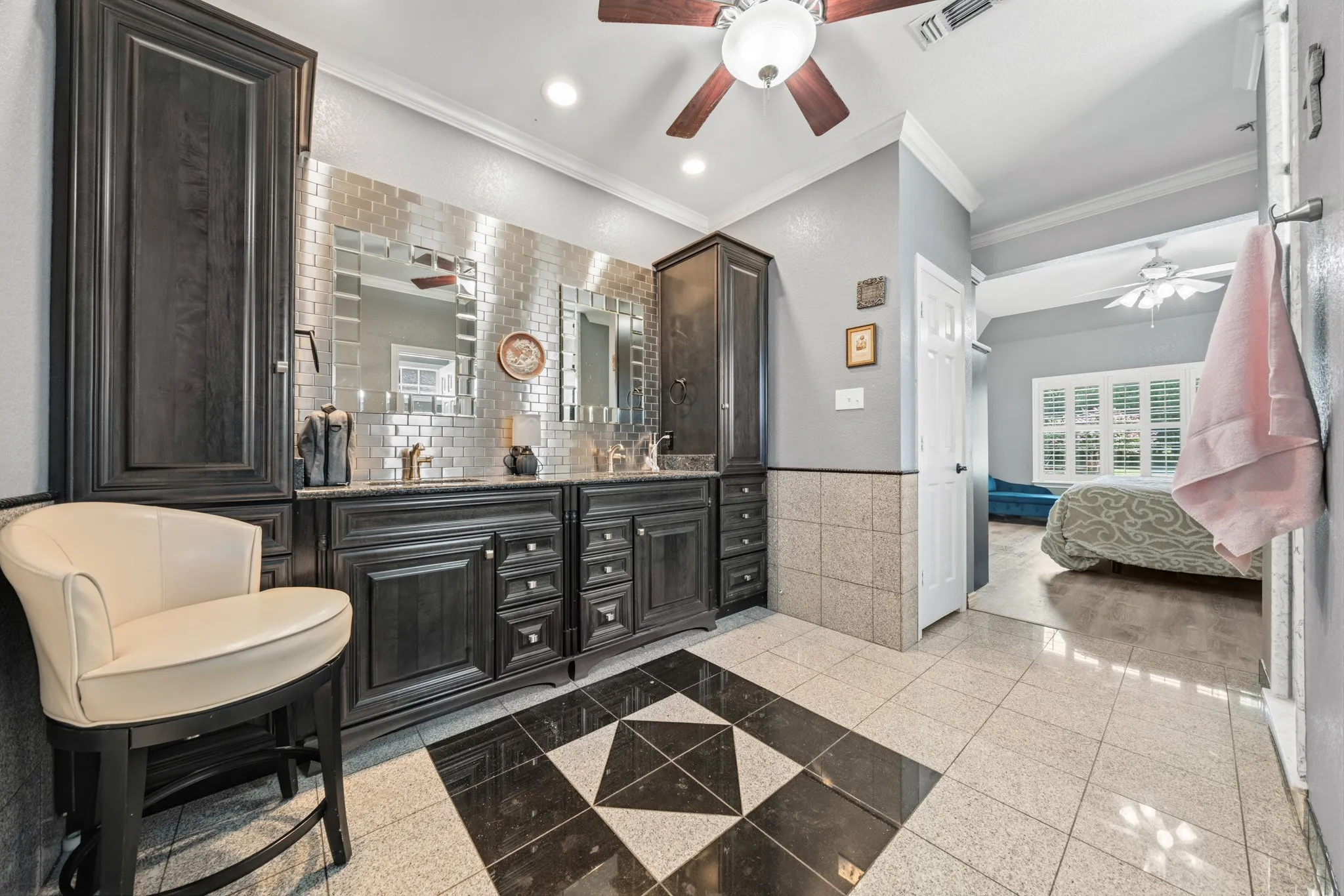 Single Family Residence For Sale in Hill County , 34057 Stonewood Loop, Whitney, Texas 76692, 5 Bedrooms, 3 Bathrooms, 2 Garage spaces, 2,800 Sqft, built in 1996, Price $450,000, mls#21339195, Real Estate Agent in Whitney, Homes For Sale in Hill county, Homes For Sale in Whitney, Realtor in Whitney Texas, Real Estate Brokerage Independent Realty Texas, Luminita Cordes Realtor
