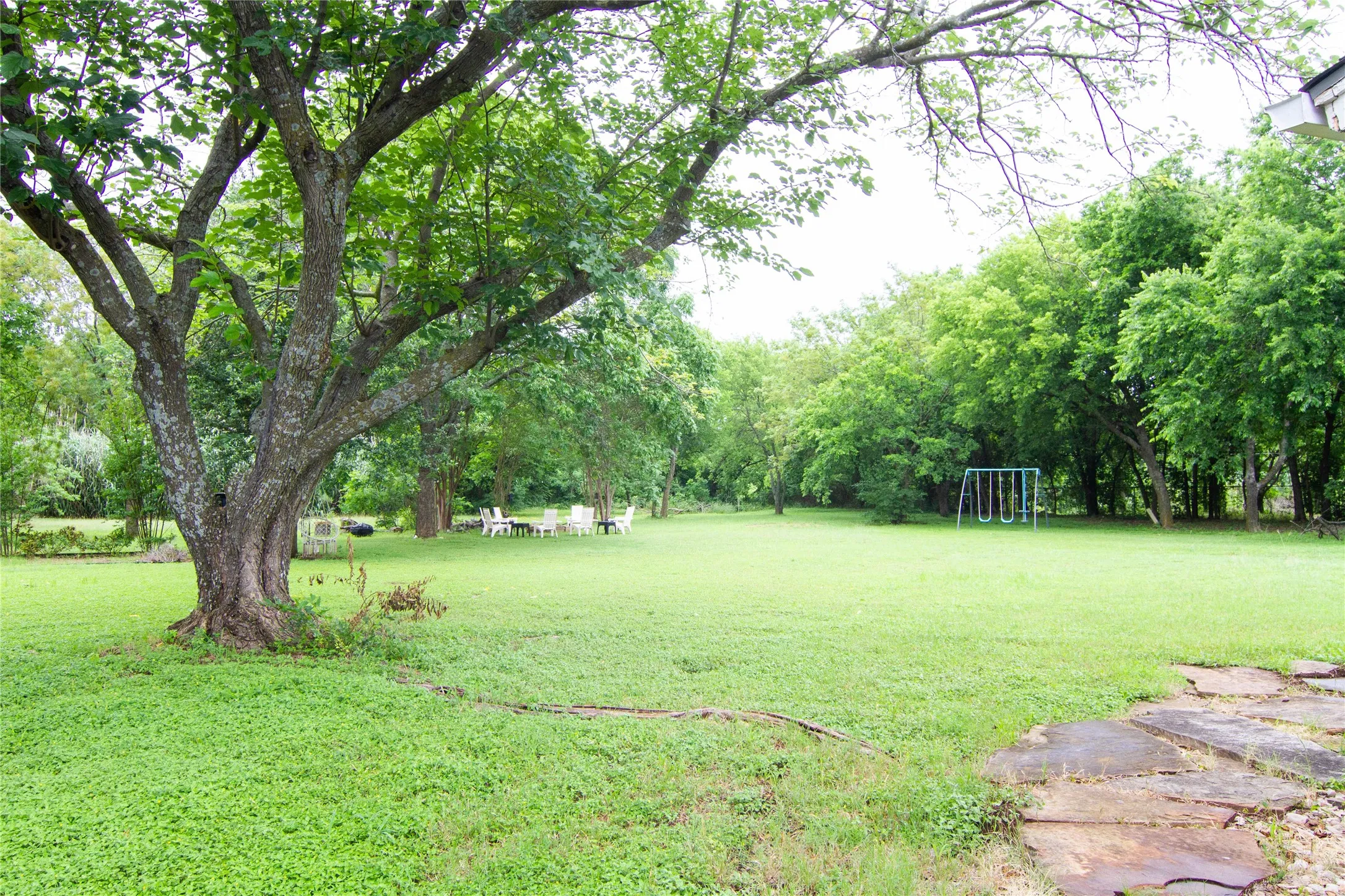 Single Family Residence For Rent in Ellis County , 1211 Mcalpin Road, Midlothian, Texas 76065, 4 Bedrooms, 3 Bathrooms, 2 Garage spaces, 2,104 Sqft, built in 1983, Price $3,800, mls#21339061, Real Estate Agent in Midlothian, Homes For Rent in Ellis county, Homes For Rent in Midlothian, Realtor in Midlothian Texas, Real Estate Brokerage Independent Realty Texas, Luminita Cordes Realtor