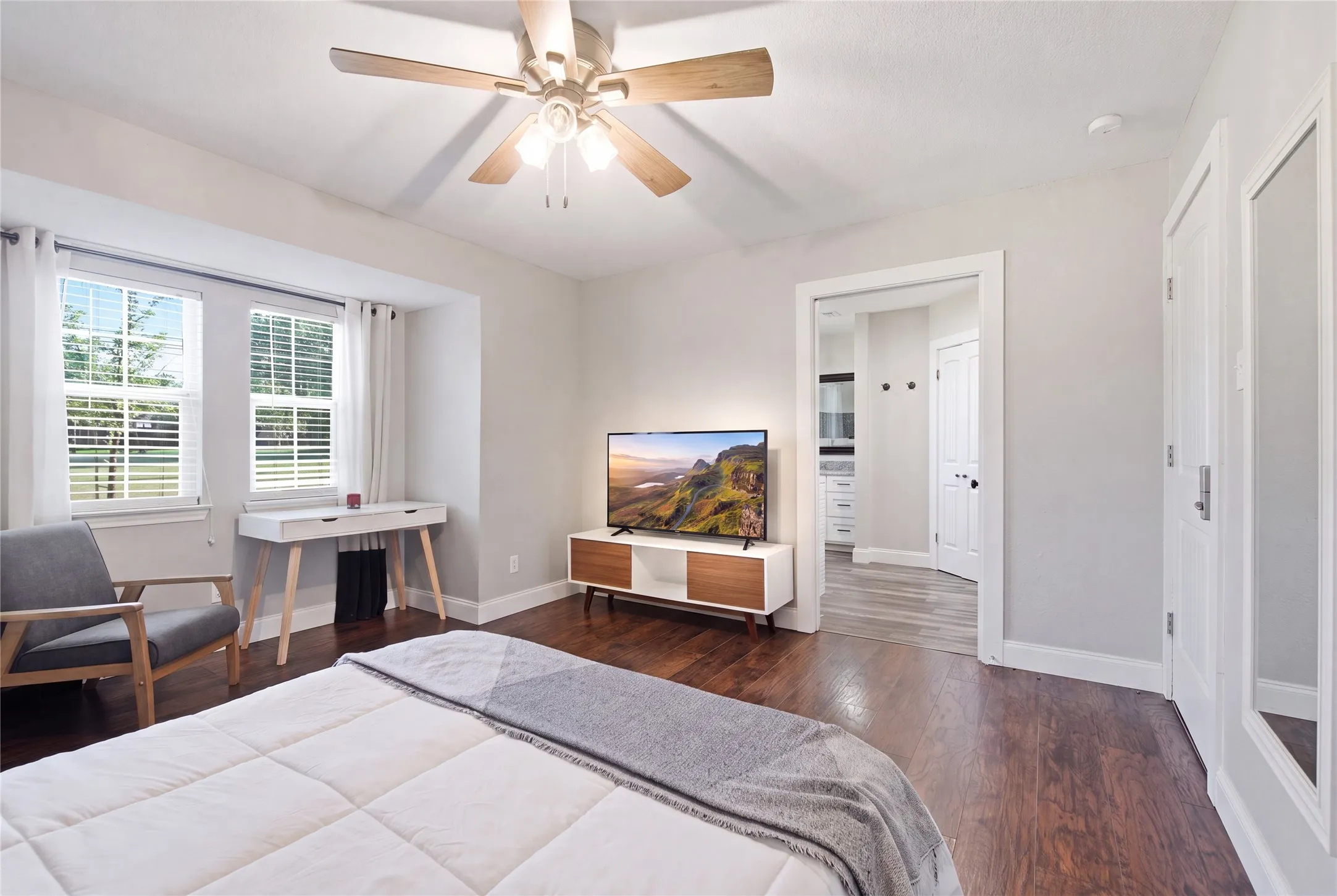 Single Family Residence For Rent in Ellis County , 1211 Mcalpin Road, Midlothian, Texas 76065, 4 Bedrooms, 3 Bathrooms, 2 Garage spaces, 2,104 Sqft, built in 1983, Price $3,800, mls#21339061, Real Estate Agent in Midlothian, Homes For Rent in Ellis county, Homes For Rent in Midlothian, Realtor in Midlothian Texas, Real Estate Brokerage Independent Realty Texas, Luminita Cordes Realtor