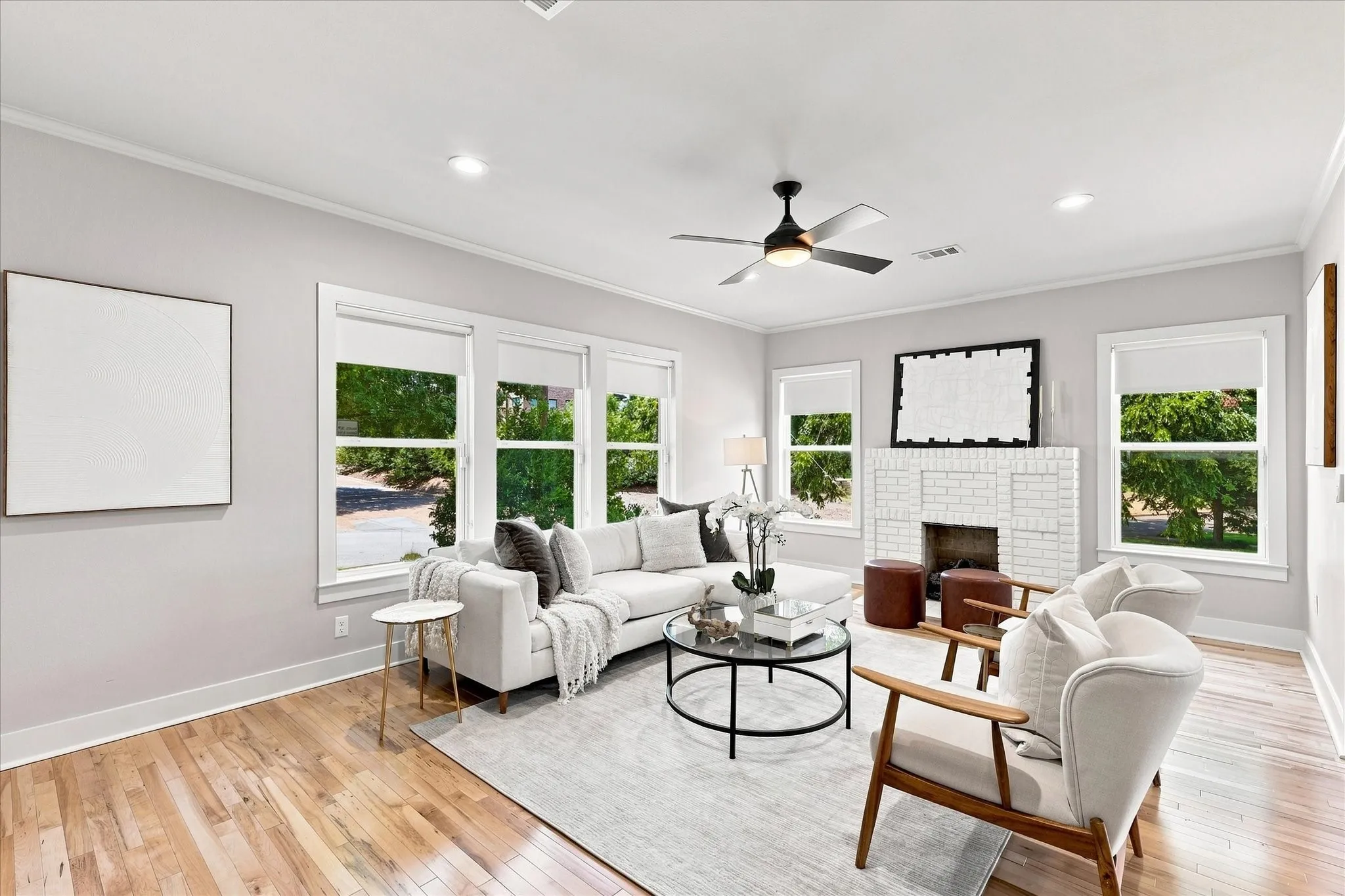 Single Family Residence For Sale in Dallas County , 1136 Woodlawn Avenue, Dallas, Texas 75208, 3 Bedroom, 3 Bathroom, Garage spaces, 2,017 Sqft, built in 1940, mls#21334370, Real Estate Agent in Dallas, Homes For Sale in Dallas county, Homes For Sale in Dallas, Realtor in Dallas Texas, Real Estate Brokerage Independent Realty Texas, Luminita Cordes Realtor