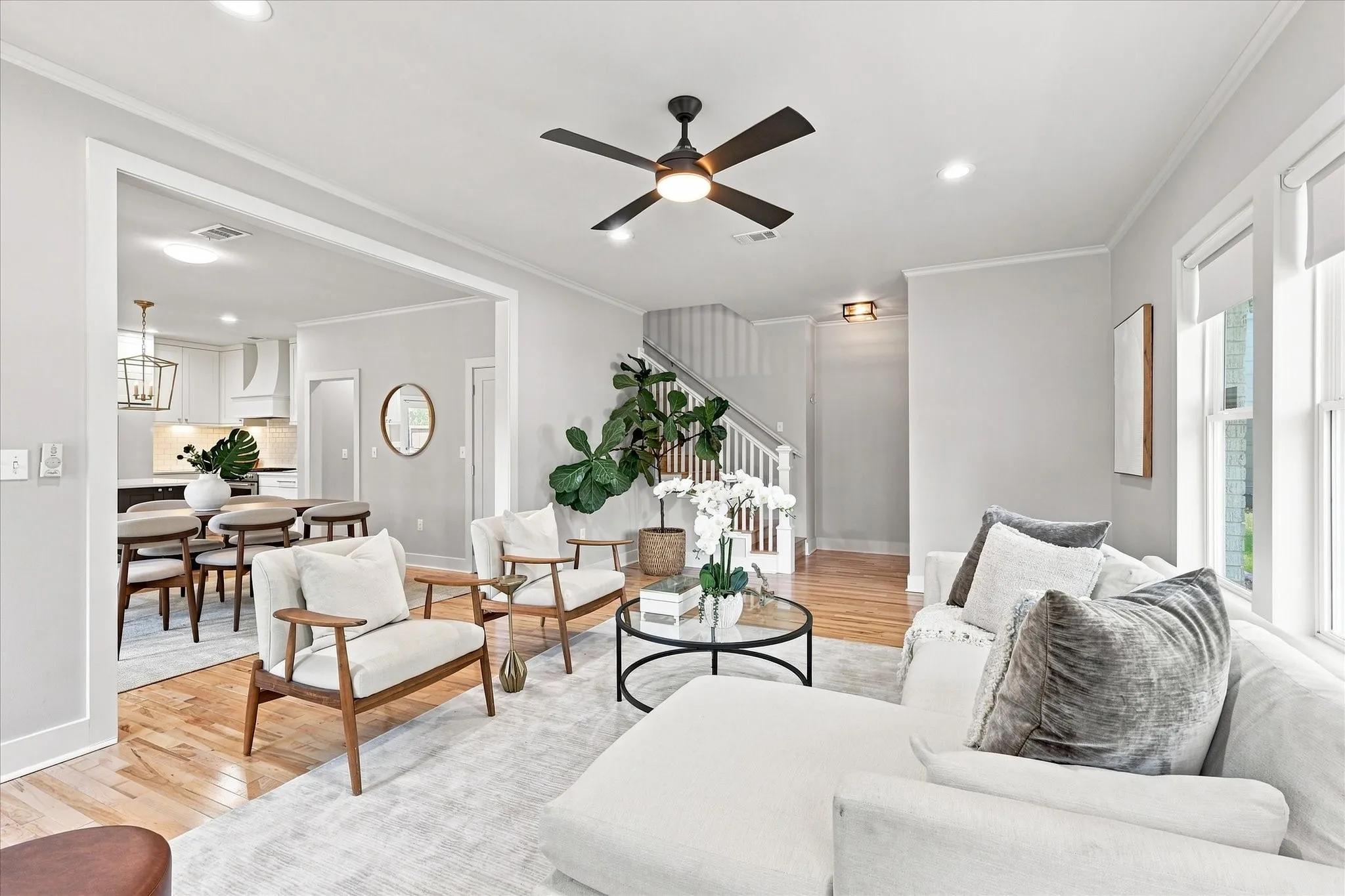 Single Family Residence For Sale in Dallas County , 1136 Woodlawn Avenue, Dallas, Texas 75208, 3 Bedroom, 3 Bathroom, Garage spaces, 2,017 Sqft, built in 1940, mls#21334370, Real Estate Agent in Dallas, Homes For Sale in Dallas county, Homes For Sale in Dallas, Realtor in Dallas Texas, Real Estate Brokerage Independent Realty Texas, Luminita Cordes Realtor