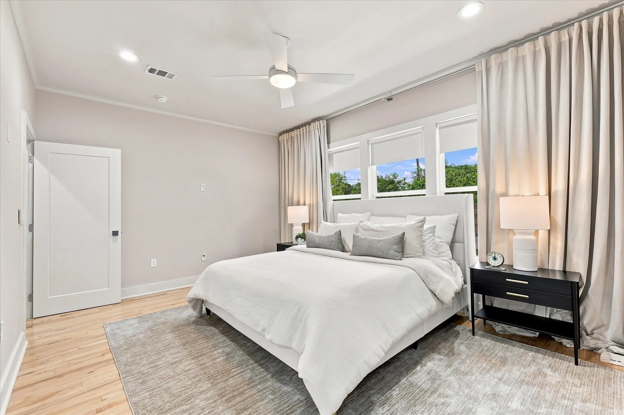 Single Family Residence For Sale in Dallas County , 1136 Woodlawn Avenue, Dallas, Texas 75208, 3 Bedroom, 3 Bathroom, Garage spaces, 2,017 Sqft, built in 1940, mls#21334370, Real Estate Agent in Dallas, Homes For Sale in Dallas county, Homes For Sale in Dallas, Realtor in Dallas Texas, Real Estate Brokerage Independent Realty Texas, Luminita Cordes Realtor
