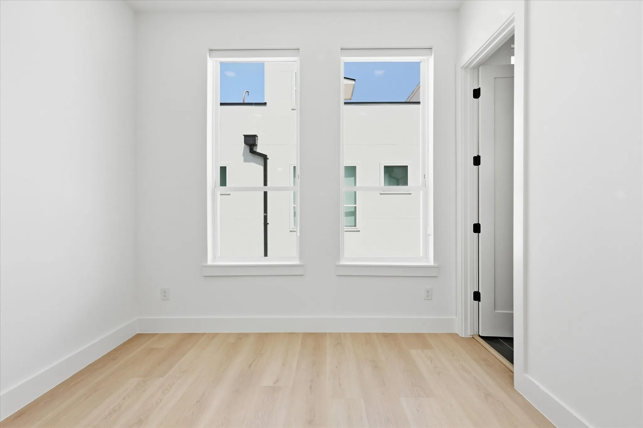 Townhouse For Rent in Dallas County , 2015 California Drive 104, Dallas, Texas 75204, 2 Bedroom, 3 Bathroom, 2 Garage spaces, 1,674 Sqft, built in 2024, mls#21339088, Real Estate Agent in Dallas, Homes For Rent in Dallas county, Homes For Rent in Dallas, Realtor in Dallas Texas, Real Estate Brokerage Independent Realty Texas, Luminita Cordes Realtor