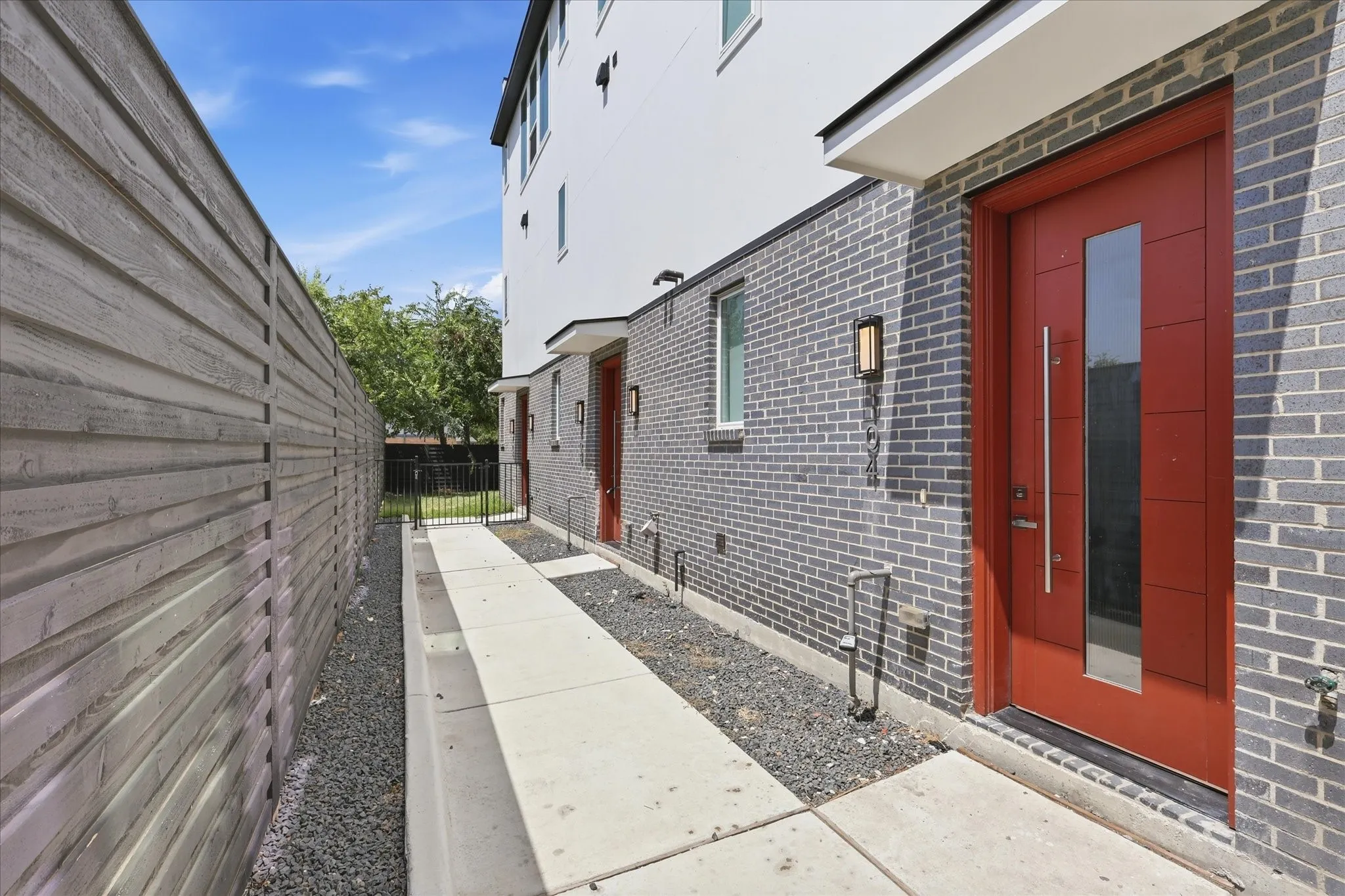 Townhouse For Rent in Dallas County , 2015 California Drive 104, Dallas, Texas 75204, 2 Bedroom, 3 Bathroom, 2 Garage spaces, 1,674 Sqft, built in 2024, mls#21339088, Real Estate Agent in Dallas, Homes For Rent in Dallas county, Homes For Rent in Dallas, Realtor in Dallas Texas, Real Estate Brokerage Independent Realty Texas, Luminita Cordes Realtor