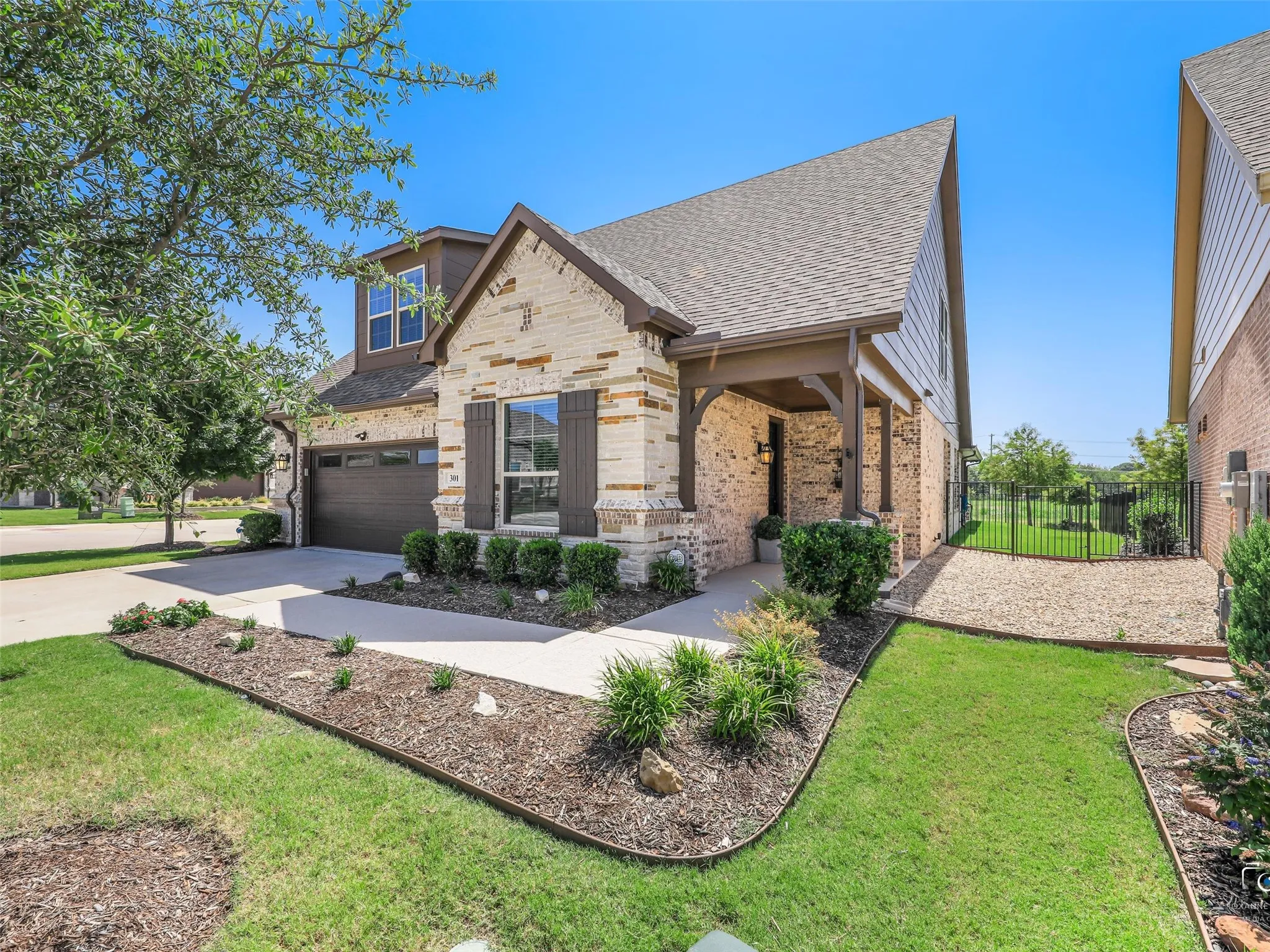 Single Family Residence For Sale in Collin County , 301 Florence Drive, Prosper, Texas 75078, 3 Bedroom, 3 Bathroom, 2 Garage spaces, 3,003 Sqft, built in 2023, mls#21332399, Real Estate Agent in Prosper, Homes For Sale in Collin county, Homes For Sale in Prosper, Realtor in Prosper Texas, Real Estate Brokerage Independent Realty Texas, Luminita Cordes Realtor