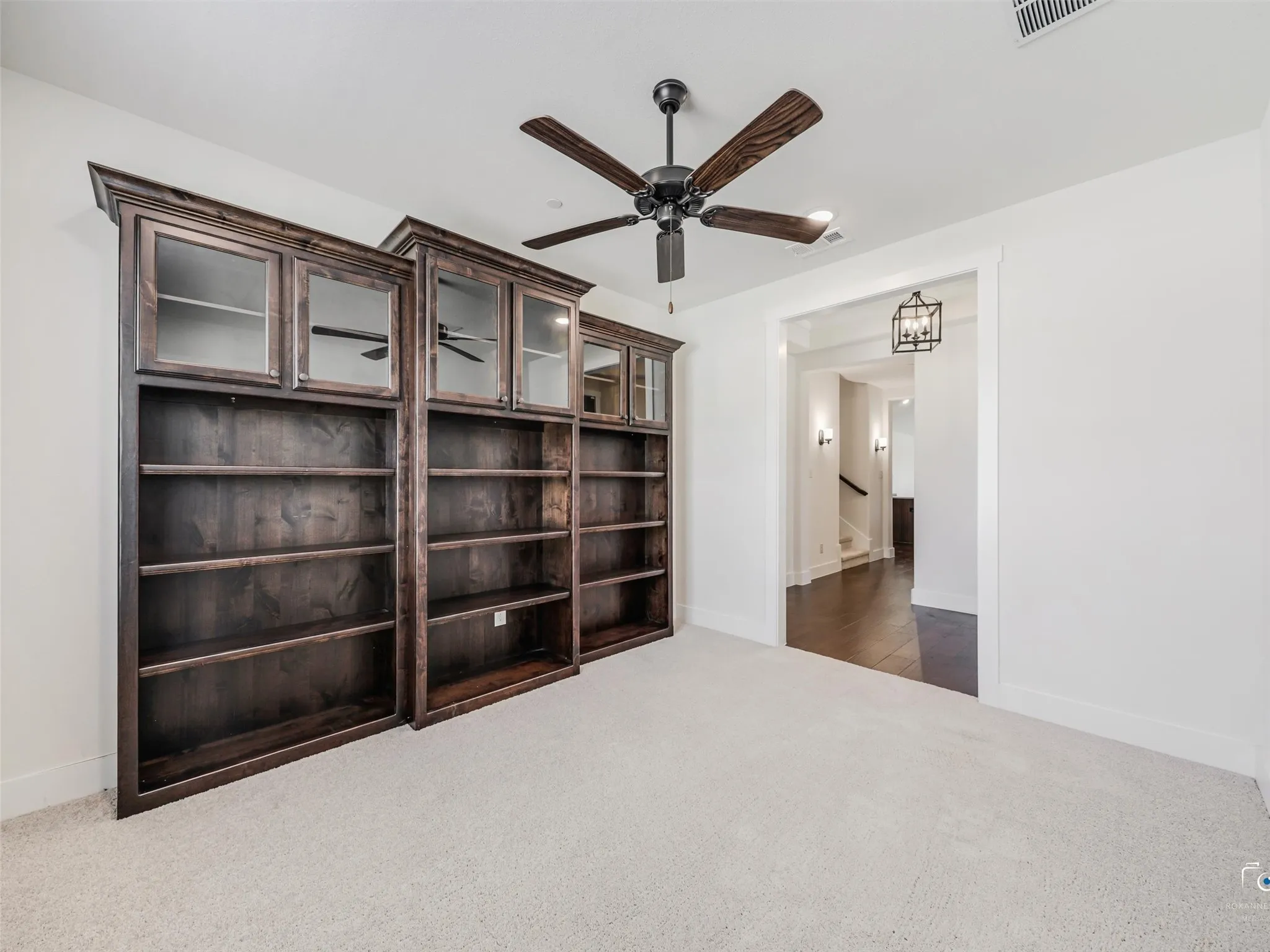 Single Family Residence For Sale in Collin County , 301 Florence Drive, Prosper, Texas 75078, 3 Bedroom, 3 Bathroom, 2 Garage spaces, 3,003 Sqft, built in 2023, mls#21332399, Real Estate Agent in Prosper, Homes For Sale in Collin county, Homes For Sale in Prosper, Realtor in Prosper Texas, Real Estate Brokerage Independent Realty Texas, Luminita Cordes Realtor