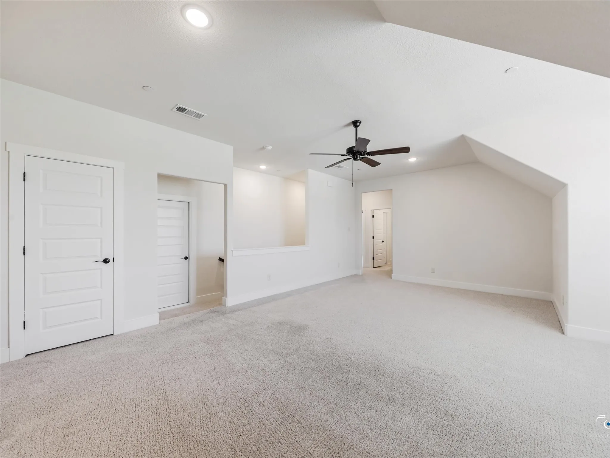 Single Family Residence For Sale in Collin County , 301 Florence Drive, Prosper, Texas 75078, 3 Bedroom, 3 Bathroom, 2 Garage spaces, 3,003 Sqft, built in 2023, mls#21332399, Real Estate Agent in Prosper, Homes For Sale in Collin county, Homes For Sale in Prosper, Realtor in Prosper Texas, Real Estate Brokerage Independent Realty Texas, Luminita Cordes Realtor