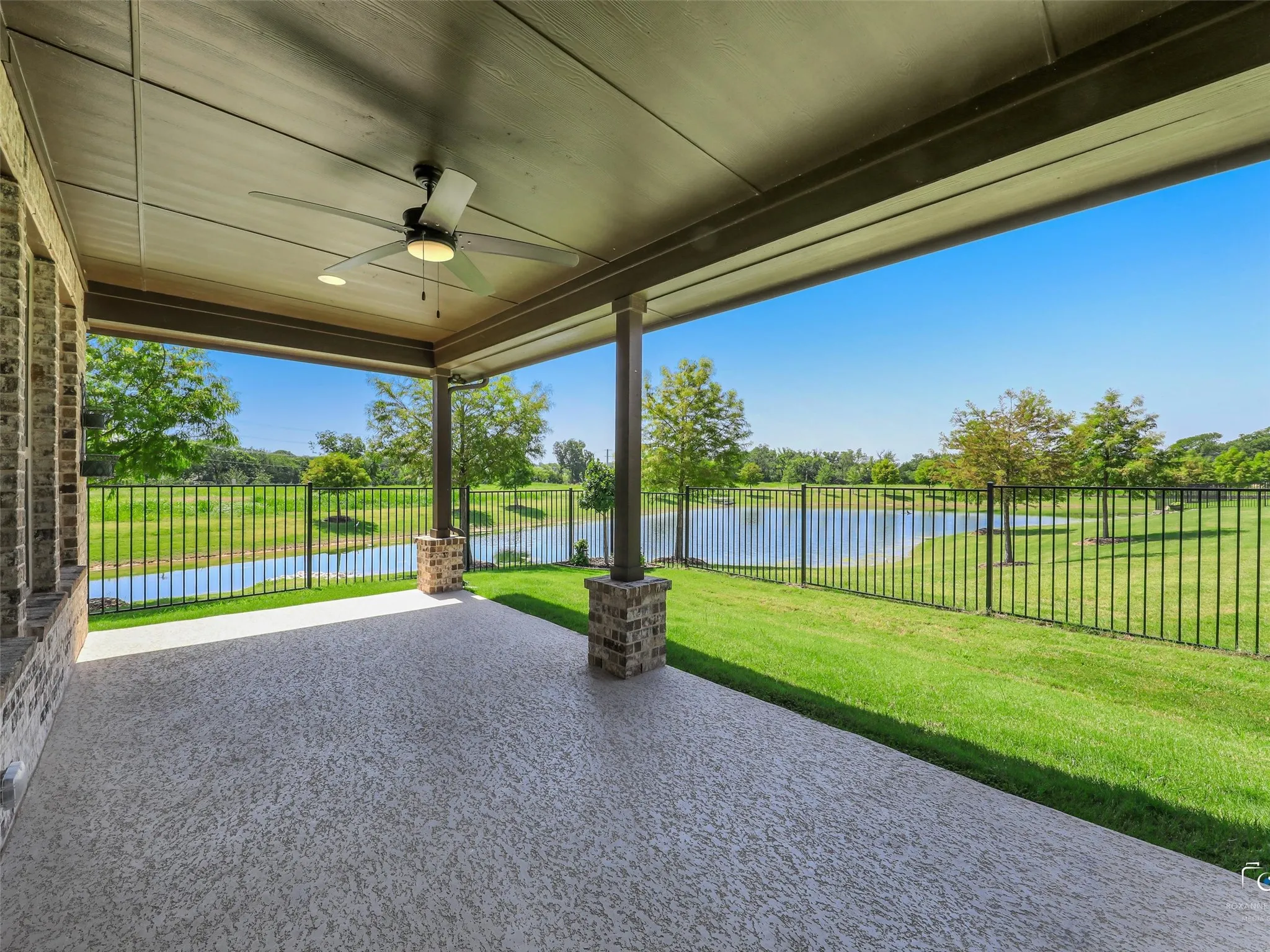 Single Family Residence For Sale in Collin County , 301 Florence Drive, Prosper, Texas 75078, 3 Bedroom, 3 Bathroom, 2 Garage spaces, 3,003 Sqft, built in 2023, mls#21332399, Real Estate Agent in Prosper, Homes For Sale in Collin county, Homes For Sale in Prosper, Realtor in Prosper Texas, Real Estate Brokerage Independent Realty Texas, Luminita Cordes Realtor