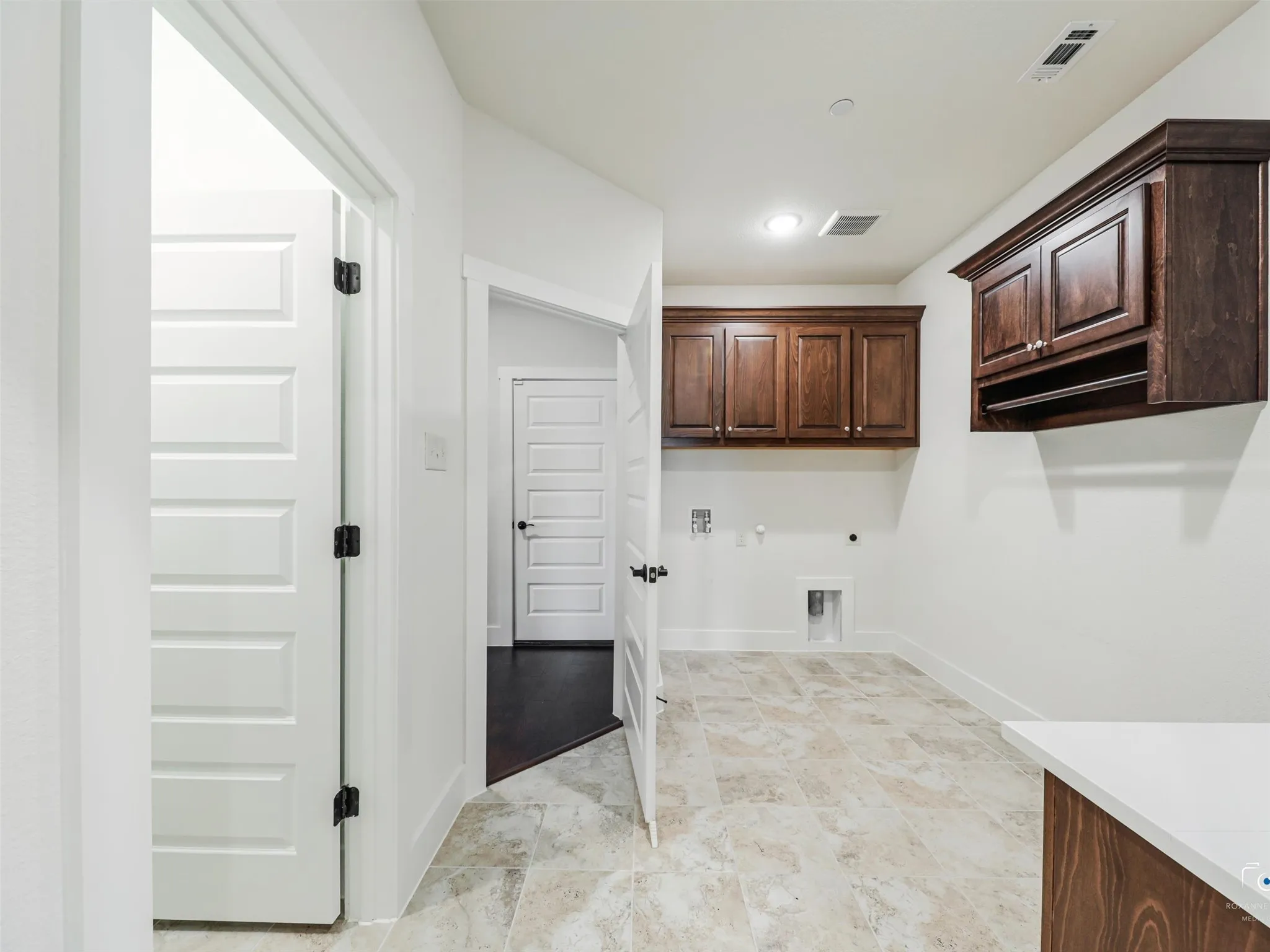Single Family Residence For Sale in Collin County , 301 Florence Drive, Prosper, Texas 75078, 3 Bedroom, 3 Bathroom, 2 Garage spaces, 3,003 Sqft, built in 2023, mls#21332399, Real Estate Agent in Prosper, Homes For Sale in Collin county, Homes For Sale in Prosper, Realtor in Prosper Texas, Real Estate Brokerage Independent Realty Texas, Luminita Cordes Realtor