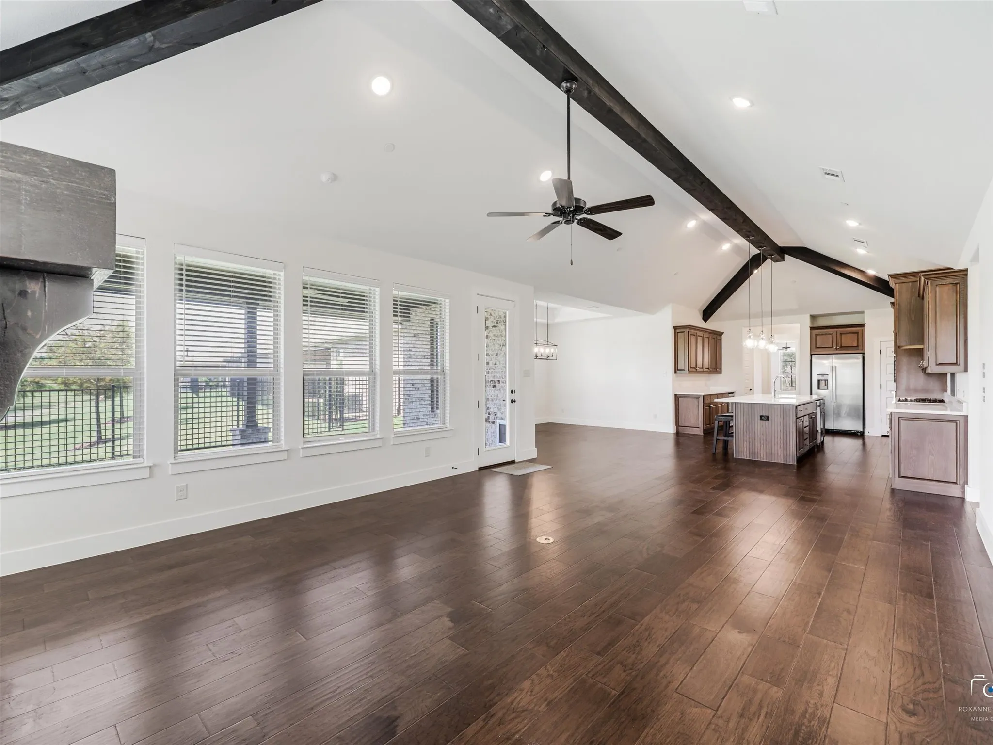 Single Family Residence For Sale in Collin County , 301 Florence Drive, Prosper, Texas 75078, 3 Bedroom, 3 Bathroom, 2 Garage spaces, 3,003 Sqft, built in 2023, mls#21332399, Real Estate Agent in Prosper, Homes For Sale in Collin county, Homes For Sale in Prosper, Realtor in Prosper Texas, Real Estate Brokerage Independent Realty Texas, Luminita Cordes Realtor