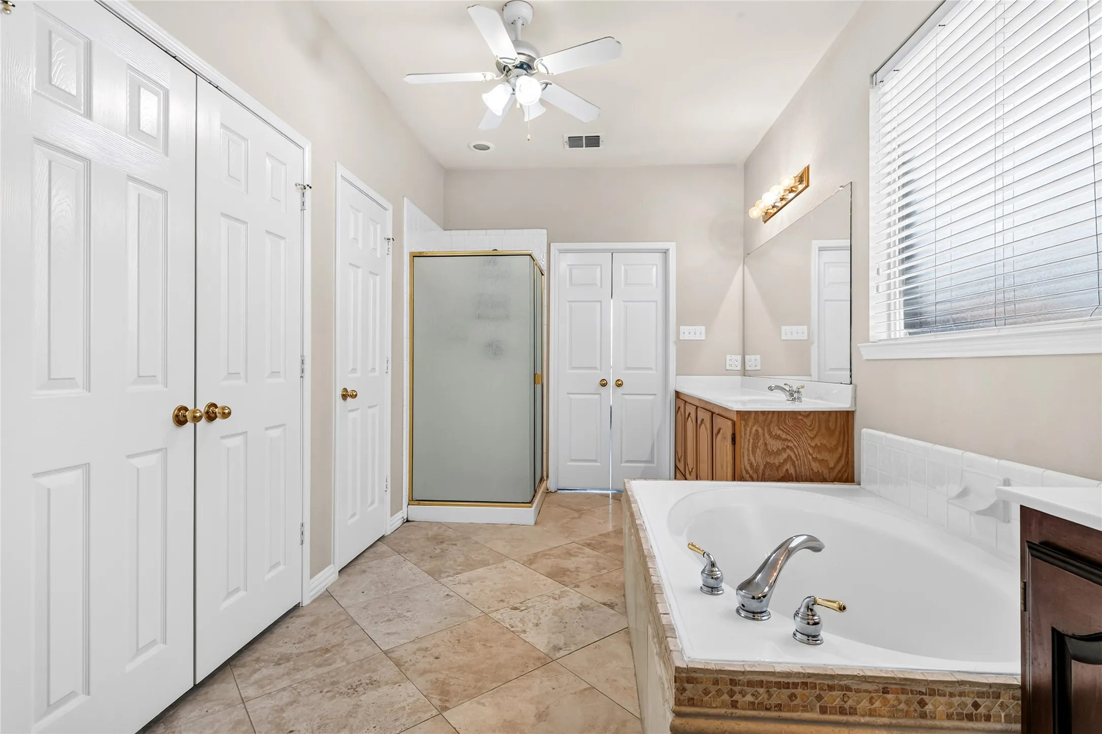 Single Family Residence For Rent in Denton County , 4325 Boca Raton Drive, The Colony, Texas 75056, 5 Bedroom, 3 Bathroom, 2 Garage spaces, 3,307 Sqft, built in 1997, mls#21335122, Real Estate Agent in The Colony, Homes For Rent in Denton county, Homes For Rent in The Colony, Realtor in The Colony Texas, Real Estate Brokerage Independent Realty Texas, Luminita Cordes Realtor