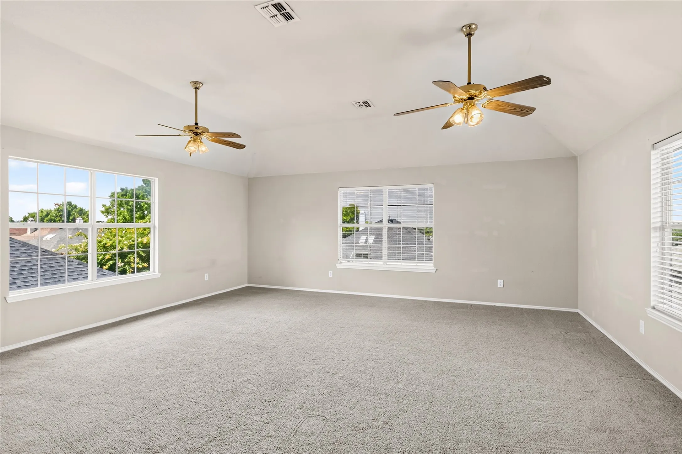 Single Family Residence For Rent in Denton County , 4325 Boca Raton Drive, The Colony, Texas 75056, 5 Bedroom, 3 Bathroom, 2 Garage spaces, 3,307 Sqft, built in 1997, mls#21335122, Real Estate Agent in The Colony, Homes For Rent in Denton county, Homes For Rent in The Colony, Realtor in The Colony Texas, Real Estate Brokerage Independent Realty Texas, Luminita Cordes Realtor