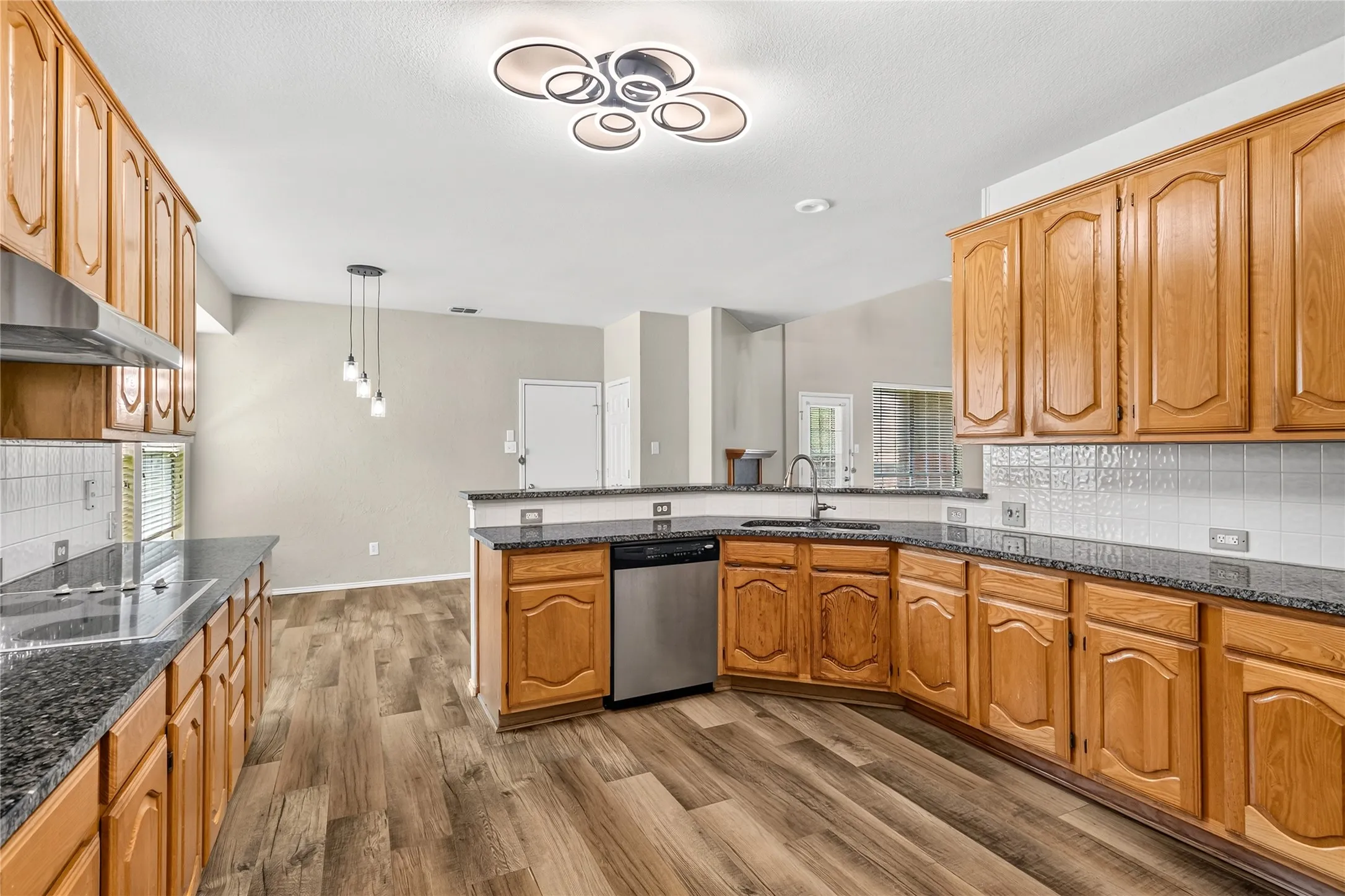 Single Family Residence For Rent in Denton County , 4325 Boca Raton Drive, The Colony, Texas 75056, 5 Bedroom, 3 Bathroom, 2 Garage spaces, 3,307 Sqft, built in 1997, mls#21335122, Real Estate Agent in The Colony, Homes For Rent in Denton county, Homes For Rent in The Colony, Realtor in The Colony Texas, Real Estate Brokerage Independent Realty Texas, Luminita Cordes Realtor