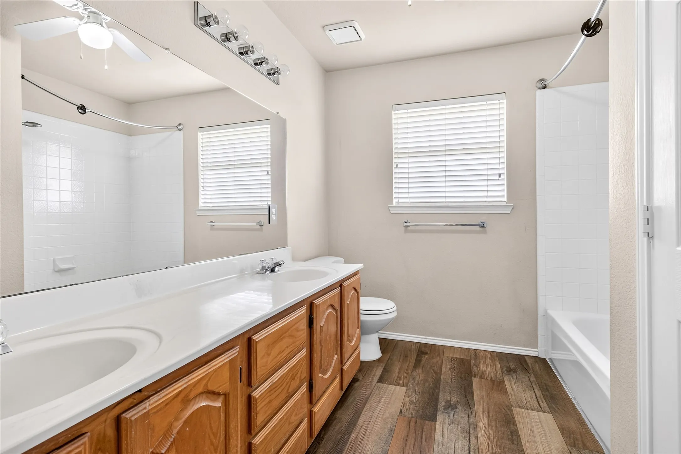 Single Family Residence For Rent in Denton County , 4325 Boca Raton Drive, The Colony, Texas 75056, 5 Bedroom, 3 Bathroom, 2 Garage spaces, 3,307 Sqft, built in 1997, mls#21335122, Real Estate Agent in The Colony, Homes For Rent in Denton county, Homes For Rent in The Colony, Realtor in The Colony Texas, Real Estate Brokerage Independent Realty Texas, Luminita Cordes Realtor