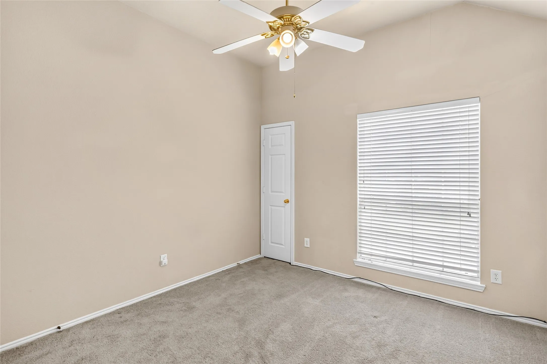 Single Family Residence For Rent in Denton County , 4325 Boca Raton Drive, The Colony, Texas 75056, 5 Bedroom, 3 Bathroom, 2 Garage spaces, 3,307 Sqft, built in 1997, mls#21335122, Real Estate Agent in The Colony, Homes For Rent in Denton county, Homes For Rent in The Colony, Realtor in The Colony Texas, Real Estate Brokerage Independent Realty Texas, Luminita Cordes Realtor