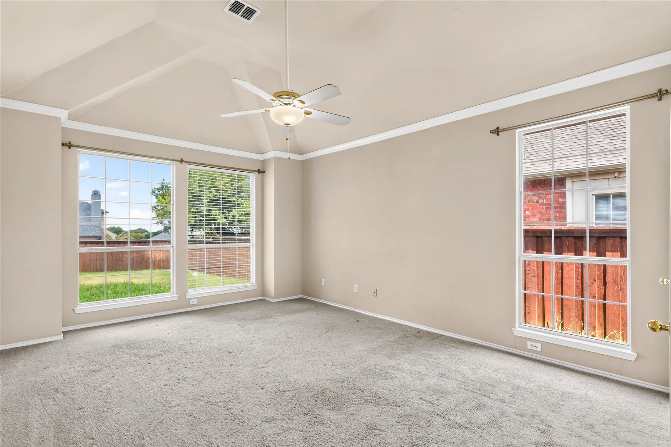 Single Family Residence For Rent in Denton County , 4325 Boca Raton Drive, The Colony, Texas 75056, 5 Bedroom, 3 Bathroom, 2 Garage spaces, 3,307 Sqft, built in 1997, mls#21335122, Real Estate Agent in The Colony, Homes For Rent in Denton county, Homes For Rent in The Colony, Realtor in The Colony Texas, Real Estate Brokerage Independent Realty Texas, Luminita Cordes Realtor