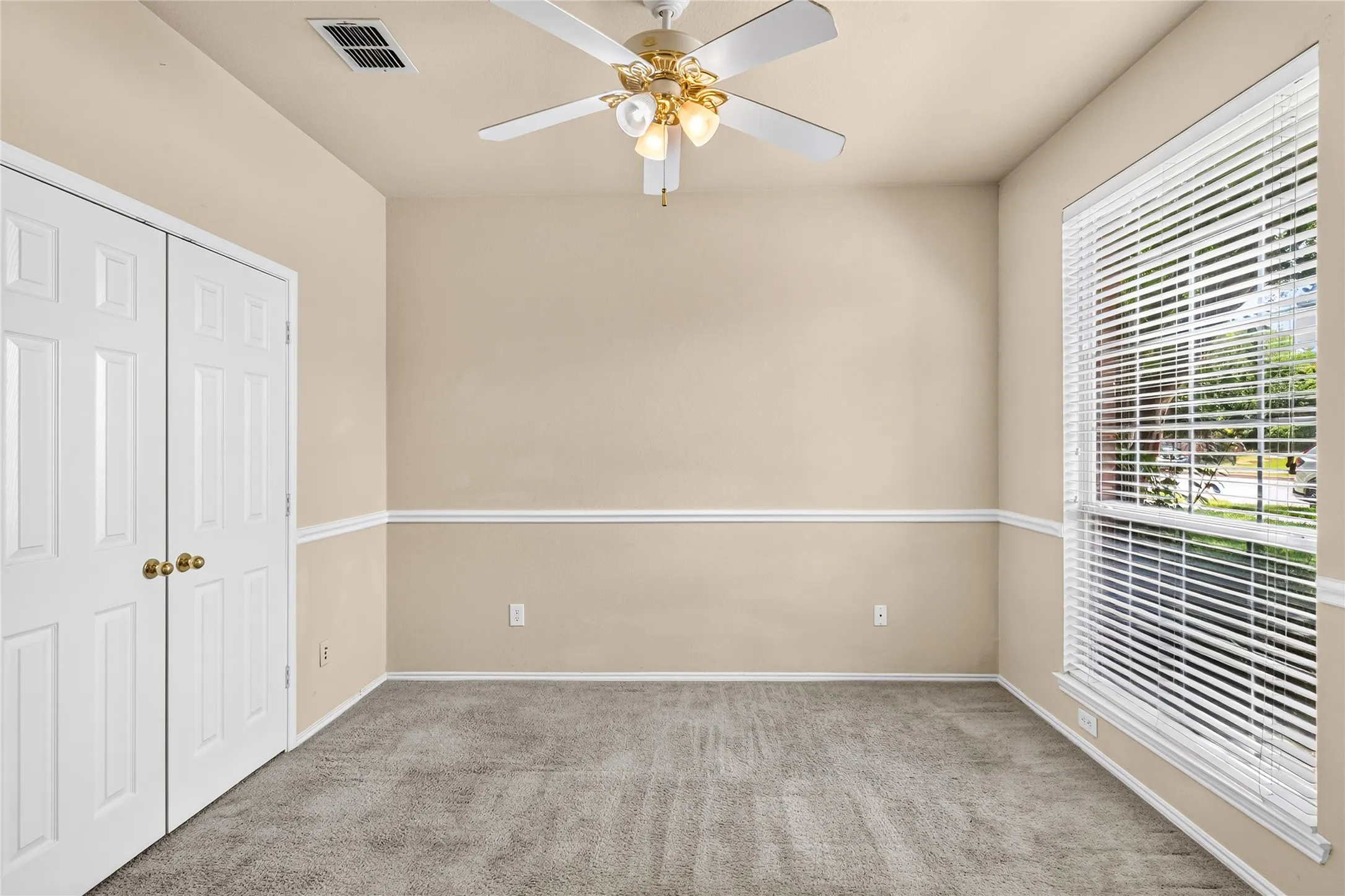 Single Family Residence For Rent in Denton County , 4325 Boca Raton Drive, The Colony, Texas 75056, 5 Bedroom, 3 Bathroom, 2 Garage spaces, 3,307 Sqft, built in 1997, mls#21335122, Real Estate Agent in The Colony, Homes For Rent in Denton county, Homes For Rent in The Colony, Realtor in The Colony Texas, Real Estate Brokerage Independent Realty Texas, Luminita Cordes Realtor