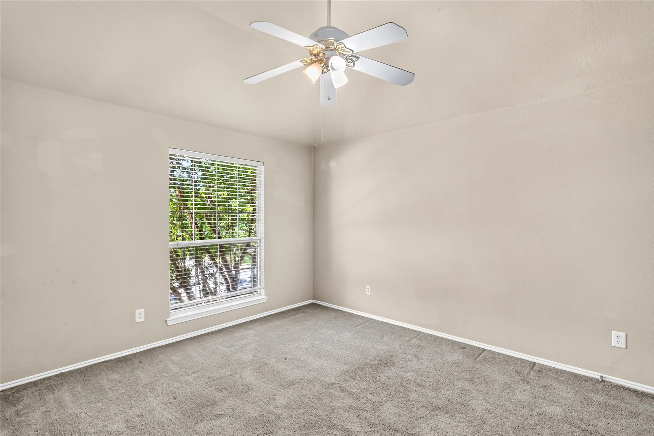 Single Family Residence For Rent in Denton County , 4325 Boca Raton Drive, The Colony, Texas 75056, 5 Bedroom, 3 Bathroom, 2 Garage spaces, 3,307 Sqft, built in 1997, mls#21335122, Real Estate Agent in The Colony, Homes For Rent in Denton county, Homes For Rent in The Colony, Realtor in The Colony Texas, Real Estate Brokerage Independent Realty Texas, Luminita Cordes Realtor