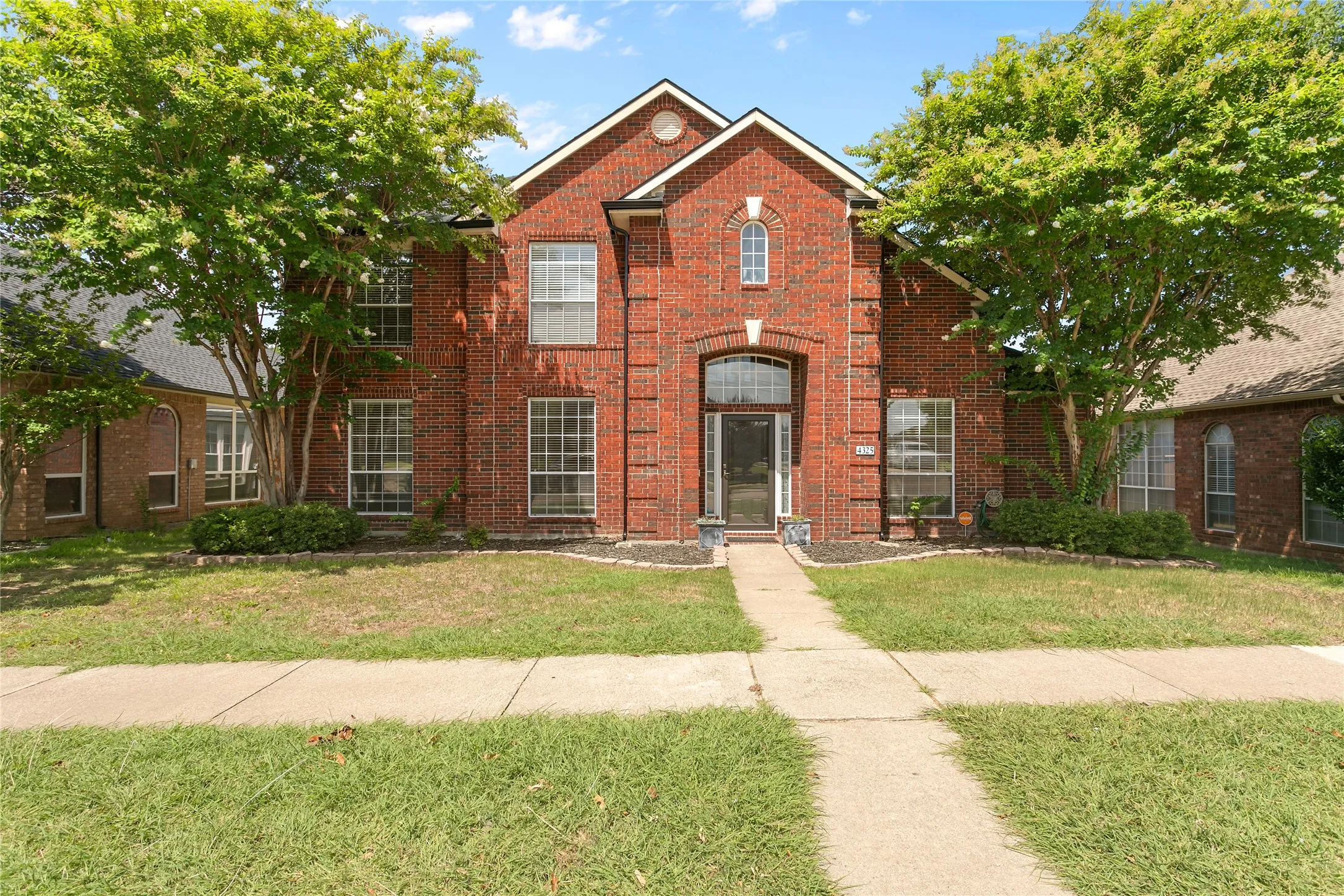 Single Family Residence For Rent in Denton County , 4325 Boca Raton Drive, The Colony, Texas 75056, 5 Bedroom, 3 Bathroom, 2 Garage spaces, 3,307 Sqft, built in 1997, mls#21335122, Real Estate Agent in The Colony, Homes For Rent in Denton county, Homes For Rent in The Colony, Realtor in The Colony Texas, Real Estate Brokerage Independent Realty Texas, Luminita Cordes Realtor