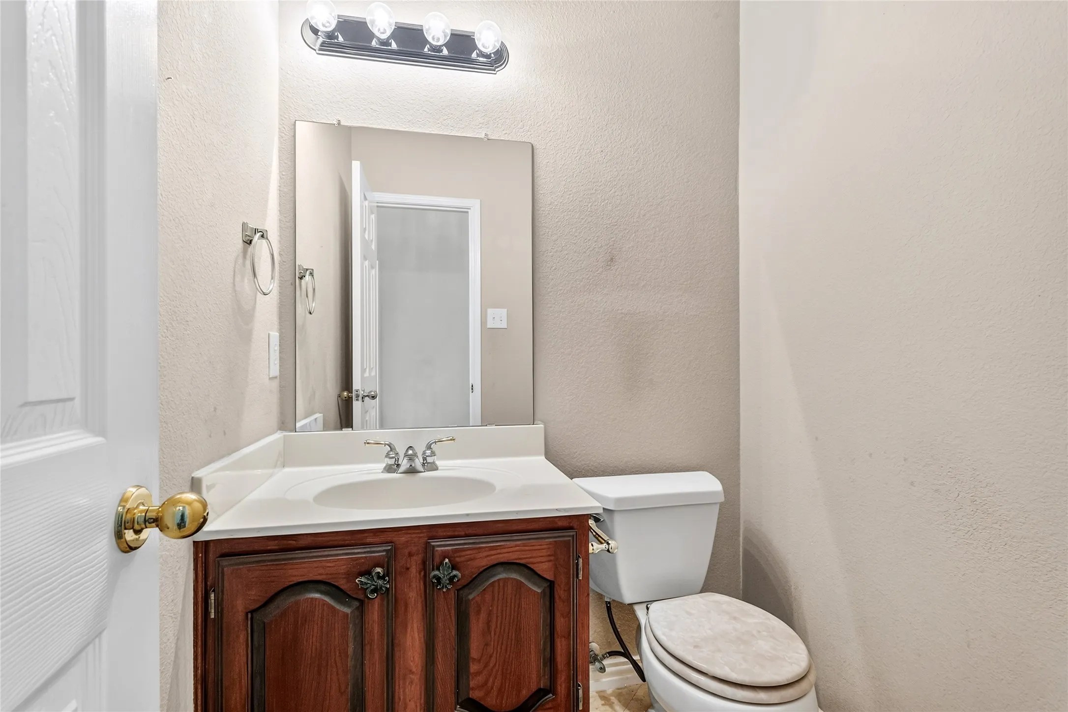 Single Family Residence For Rent in Denton County , 4325 Boca Raton Drive, The Colony, Texas 75056, 5 Bedroom, 3 Bathroom, 2 Garage spaces, 3,307 Sqft, built in 1997, mls#21335122, Real Estate Agent in The Colony, Homes For Rent in Denton county, Homes For Rent in The Colony, Realtor in The Colony Texas, Real Estate Brokerage Independent Realty Texas, Luminita Cordes Realtor