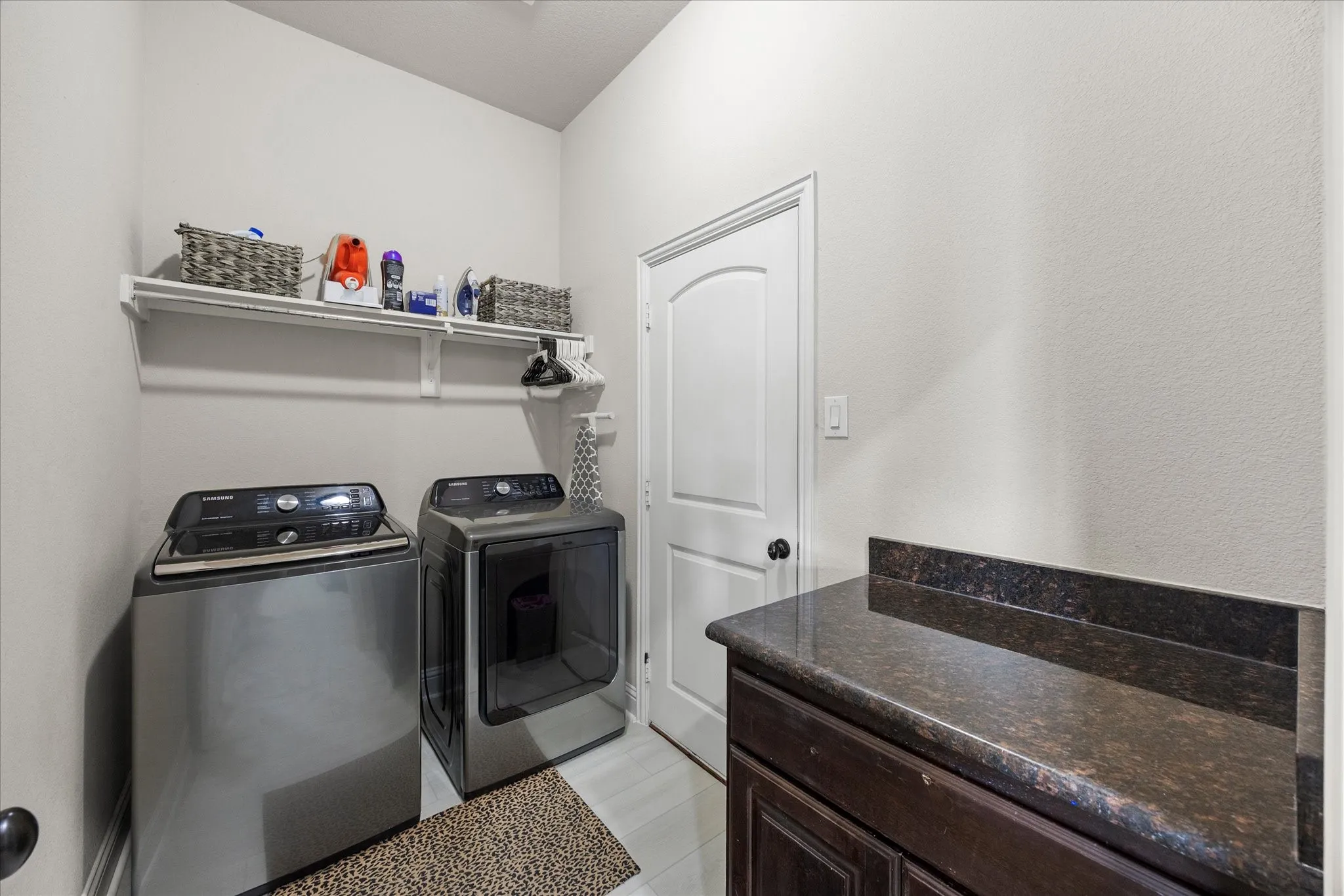 Single Family Residence For Sale in Rockwall County , 1507 Firenza Court, Mclendon Chisholm, Texas 75032, 4 Bedroom, 3 Bathroom, 2 Garage spaces, 2,429 Sqft, built in 2016, mls#21338085, Real Estate Agent in Mclendon Chisholm, Homes For Sale in Rockwall county, Homes For Sale in Mclendon Chisholm, Realtor in Mclendon Chisholm Texas, Real Estate Brokerage Independent Realty Texas, Luminita Cordes Realtor