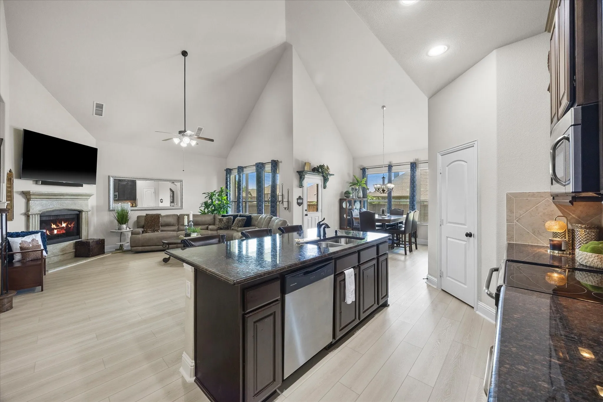 Single Family Residence For Sale in Rockwall County , 1507 Firenza Court, Mclendon Chisholm, Texas 75032, 4 Bedroom, 3 Bathroom, 2 Garage spaces, 2,429 Sqft, built in 2016, mls#21338085, Real Estate Agent in Mclendon Chisholm, Homes For Sale in Rockwall county, Homes For Sale in Mclendon Chisholm, Realtor in Mclendon Chisholm Texas, Real Estate Brokerage Independent Realty Texas, Luminita Cordes Realtor