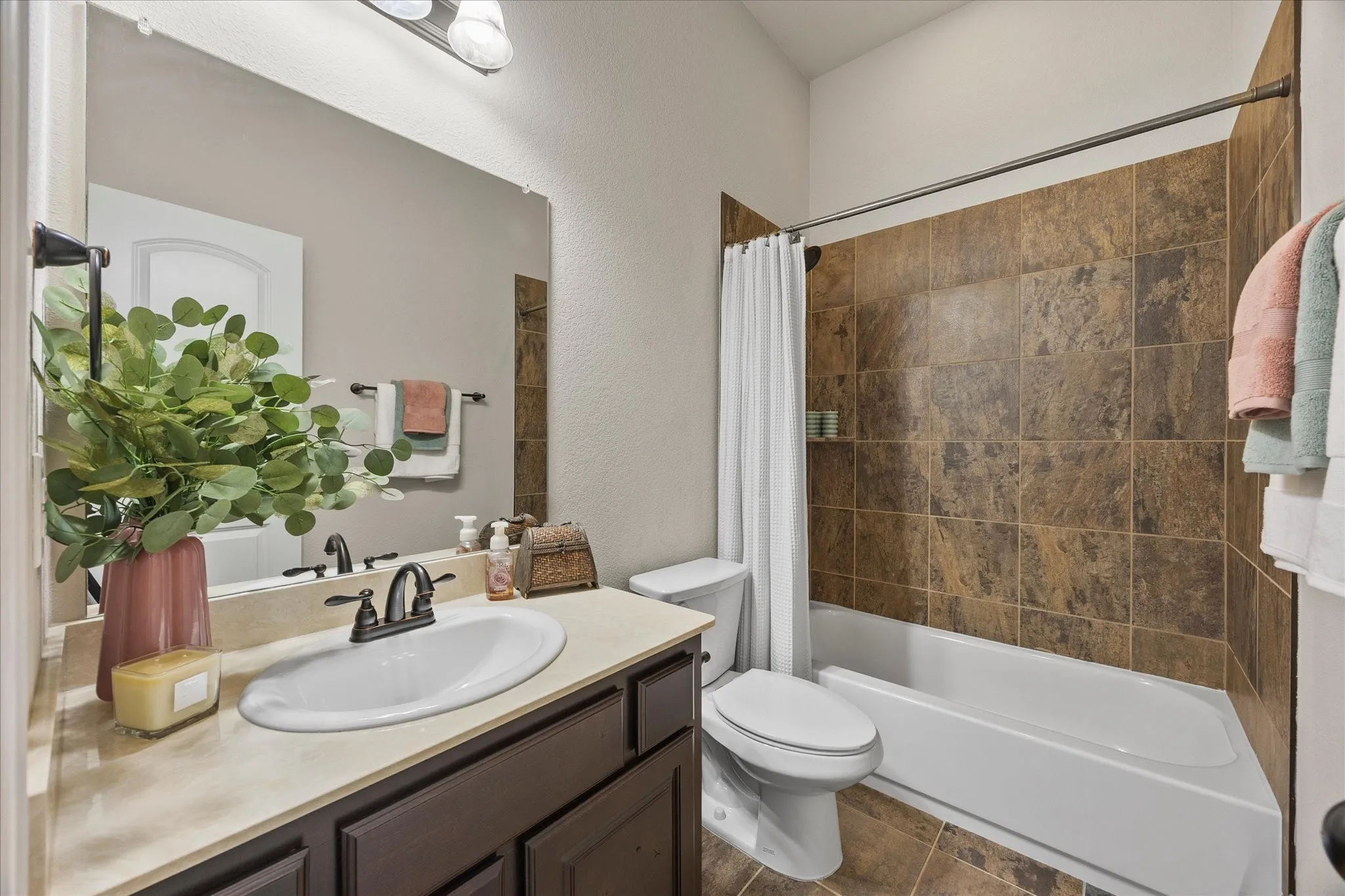 Single Family Residence For Sale in Rockwall County , 1507 Firenza Court, Mclendon Chisholm, Texas 75032, 4 Bedroom, 3 Bathroom, 2 Garage spaces, 2,429 Sqft, built in 2016, mls#21338085, Real Estate Agent in Mclendon Chisholm, Homes For Sale in Rockwall county, Homes For Sale in Mclendon Chisholm, Realtor in Mclendon Chisholm Texas, Real Estate Brokerage Independent Realty Texas, Luminita Cordes Realtor