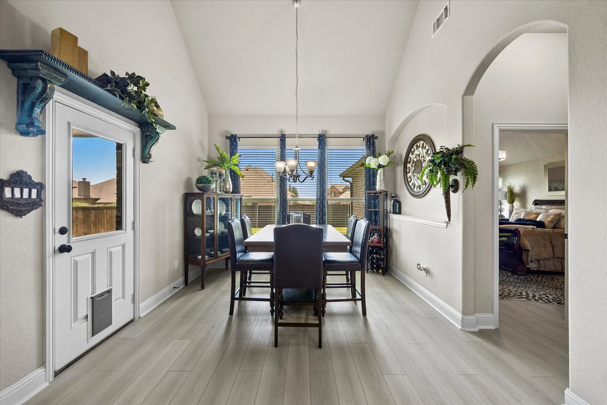Single Family Residence For Sale in Rockwall County , 1507 Firenza Court, Mclendon Chisholm, Texas 75032, 4 Bedroom, 3 Bathroom, 2 Garage spaces, 2,429 Sqft, built in 2016, mls#21338085, Real Estate Agent in Mclendon Chisholm, Homes For Sale in Rockwall county, Homes For Sale in Mclendon Chisholm, Realtor in Mclendon Chisholm Texas, Real Estate Brokerage Independent Realty Texas, Luminita Cordes Realtor