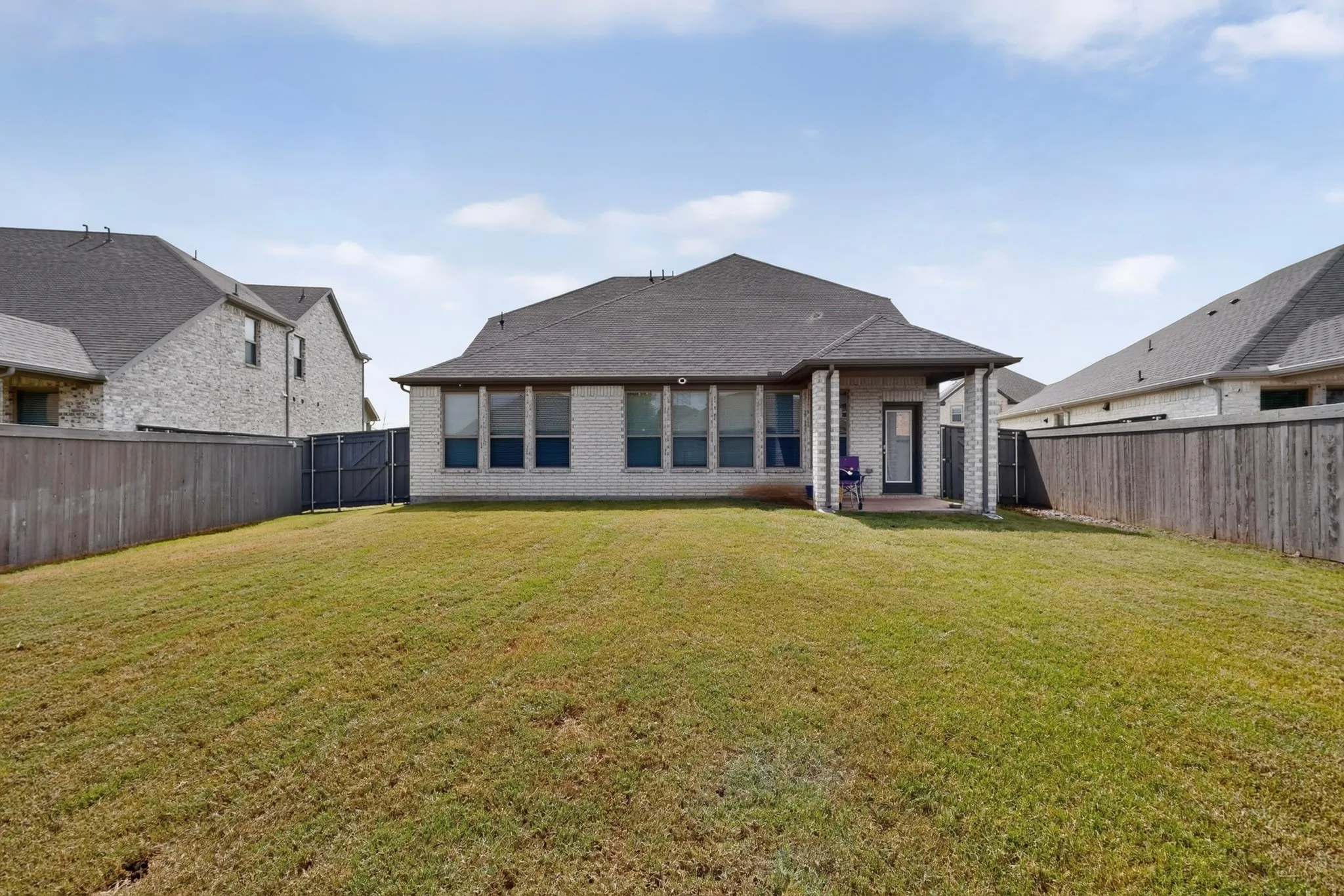 Single Family Residence For Sale in Ellis County , 6725 Aster Drive, Venus, Texas 76084, 4 Bedroom, 3 Bathroom, 2 Garage spaces, 2,372 Sqft, built in 2021, Price $409,900, mls#21337986, Real Estate Agent in Venus, Homes For Sale in Ellis county, Homes For Sale in Venus, Realtor in Venus Texas, Real Estate Brokerage Independent Realty Texas, Luminita Cordes Realtor