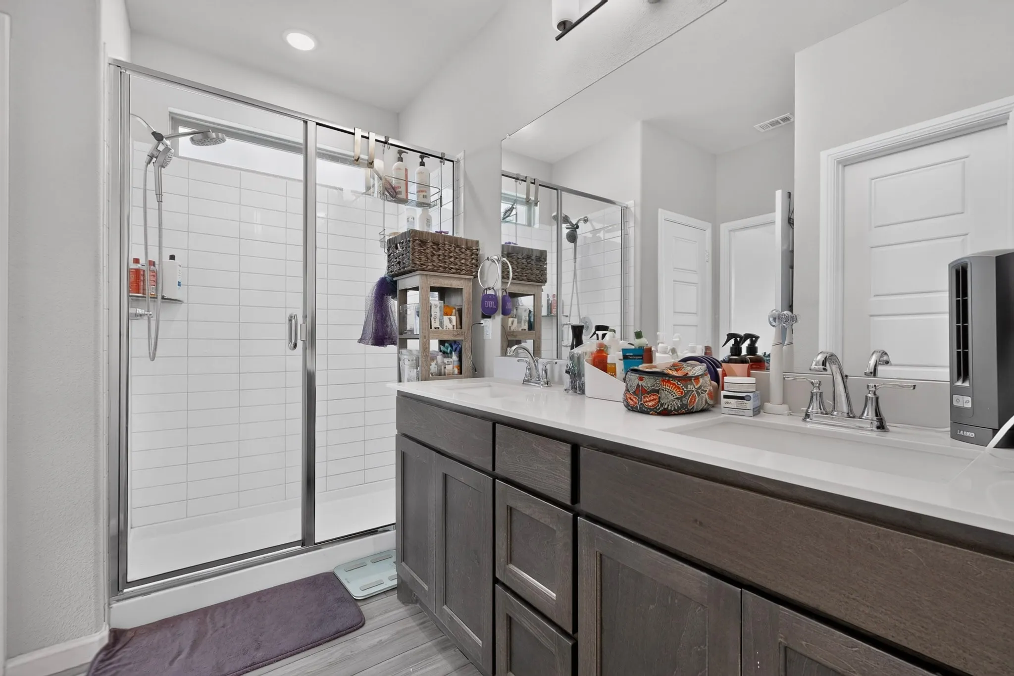 Single Family Residence For Sale in Ellis County , 6725 Aster Drive, Venus, Texas 76084, 4 Bedroom, 3 Bathroom, 2 Garage spaces, 2,372 Sqft, built in 2021, Price $409,900, mls#21337986, Real Estate Agent in Venus, Homes For Sale in Ellis county, Homes For Sale in Venus, Realtor in Venus Texas, Real Estate Brokerage Independent Realty Texas, Luminita Cordes Realtor