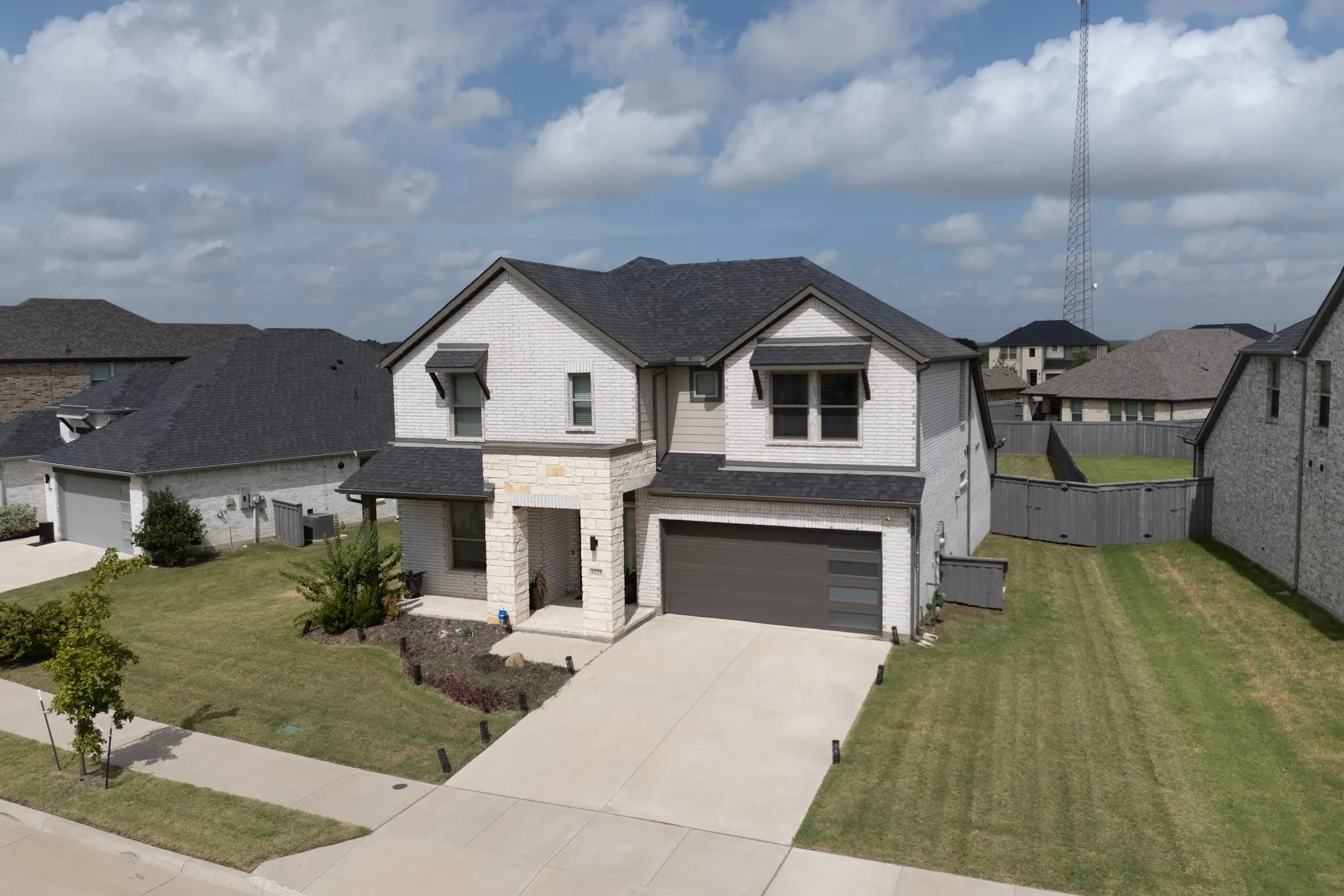 Single Family Residence For Sale in Ellis County , 6725 Aster Drive, Venus, Texas 76084, 4 Bedroom, 3 Bathroom, 2 Garage spaces, 2,372 Sqft, built in 2021, Price $409,900, mls#21337986, Real Estate Agent in Venus, Homes For Sale in Ellis county, Homes For Sale in Venus, Realtor in Venus Texas, Real Estate Brokerage Independent Realty Texas, Luminita Cordes Realtor