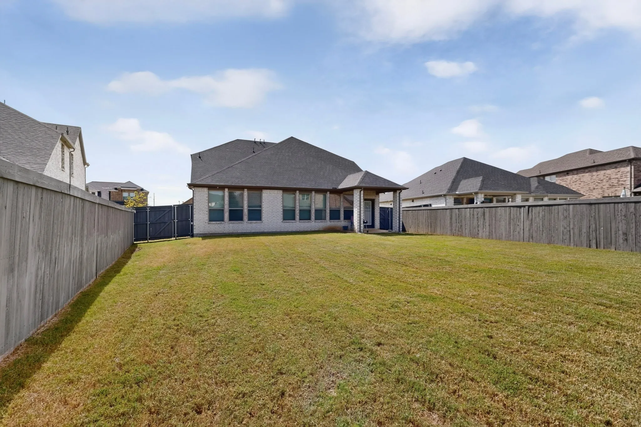 Single Family Residence For Sale in Ellis County , 6725 Aster Drive, Venus, Texas 76084, 4 Bedroom, 3 Bathroom, 2 Garage spaces, 2,372 Sqft, built in 2021, Price $409,900, mls#21337986, Real Estate Agent in Venus, Homes For Sale in Ellis county, Homes For Sale in Venus, Realtor in Venus Texas, Real Estate Brokerage Independent Realty Texas, Luminita Cordes Realtor