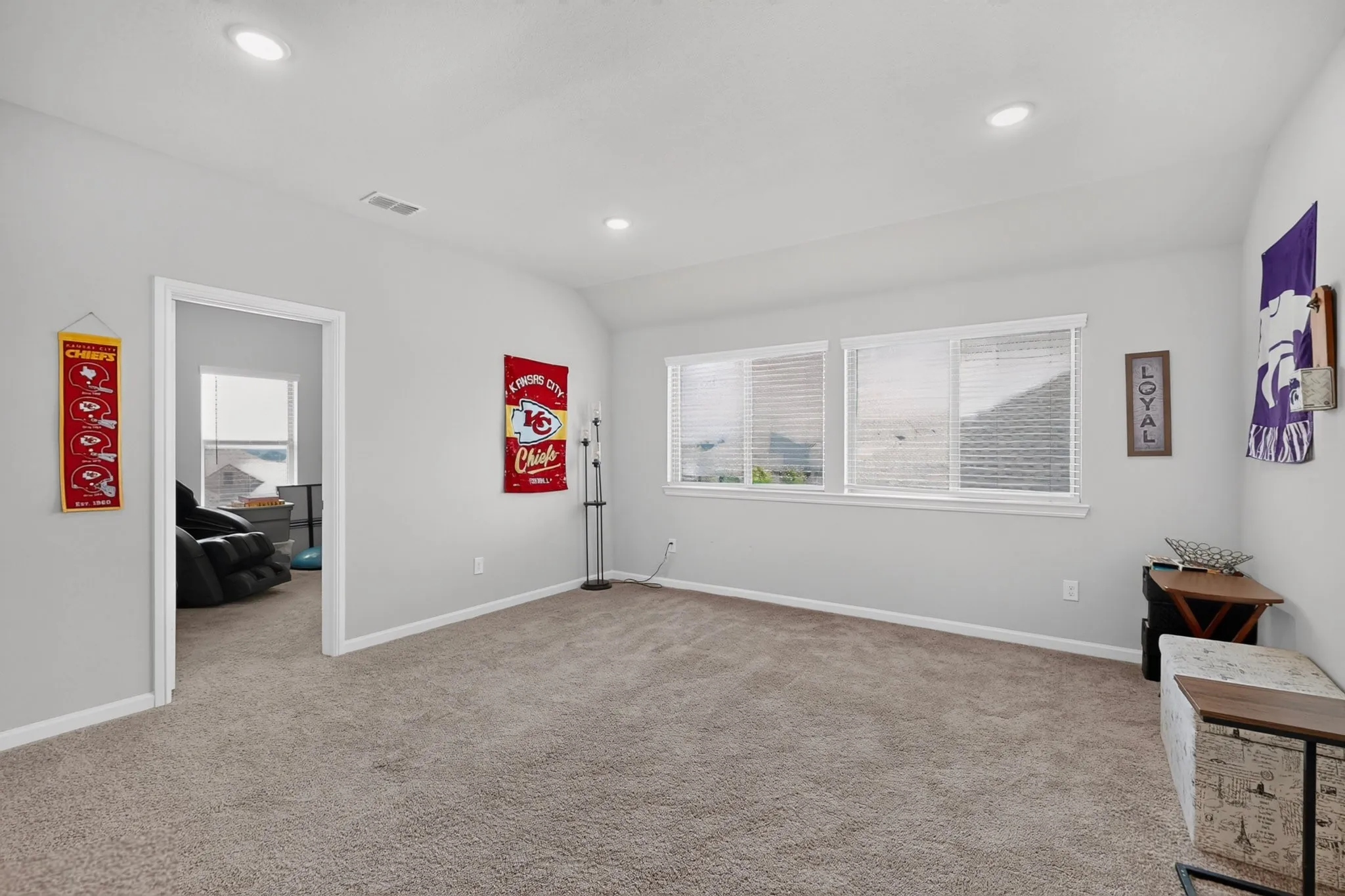 Single Family Residence For Sale in Ellis County , 6725 Aster Drive, Venus, Texas 76084, 4 Bedroom, 3 Bathroom, 2 Garage spaces, 2,372 Sqft, built in 2021, Price $409,900, mls#21337986, Real Estate Agent in Venus, Homes For Sale in Ellis county, Homes For Sale in Venus, Realtor in Venus Texas, Real Estate Brokerage Independent Realty Texas, Luminita Cordes Realtor