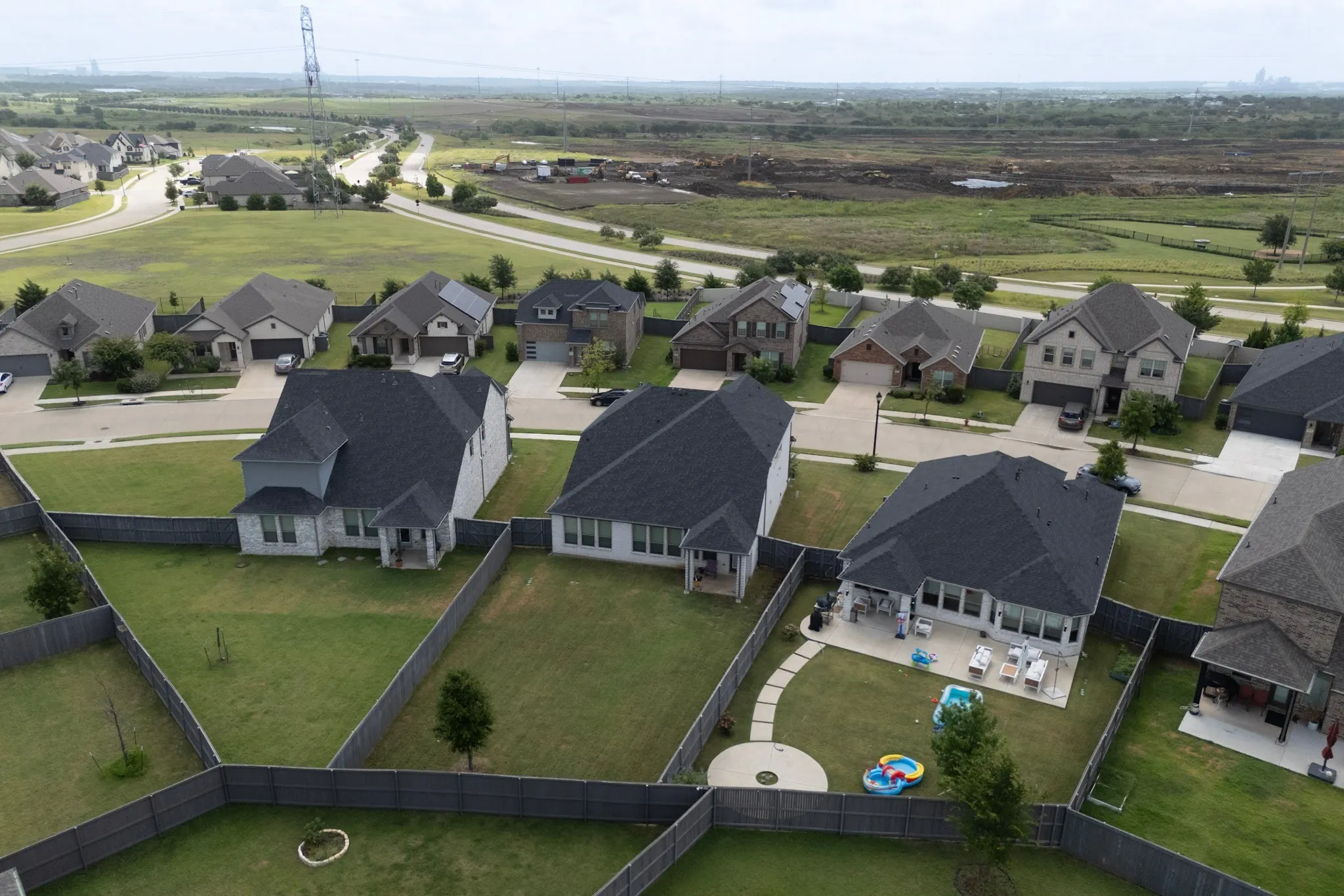 Single Family Residence For Sale in Ellis County , 6725 Aster Drive, Venus, Texas 76084, 4 Bedroom, 3 Bathroom, 2 Garage spaces, 2,372 Sqft, built in 2021, Price $409,900, mls#21337986, Real Estate Agent in Venus, Homes For Sale in Ellis county, Homes For Sale in Venus, Realtor in Venus Texas, Real Estate Brokerage Independent Realty Texas, Luminita Cordes Realtor