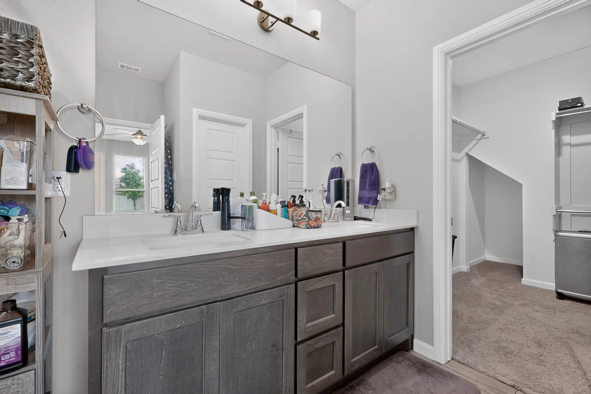 Single Family Residence For Sale in Ellis County , 6725 Aster Drive, Venus, Texas 76084, 4 Bedroom, 3 Bathroom, 2 Garage spaces, 2,372 Sqft, built in 2021, Price $409,900, mls#21337986, Real Estate Agent in Venus, Homes For Sale in Ellis county, Homes For Sale in Venus, Realtor in Venus Texas, Real Estate Brokerage Independent Realty Texas, Luminita Cordes Realtor