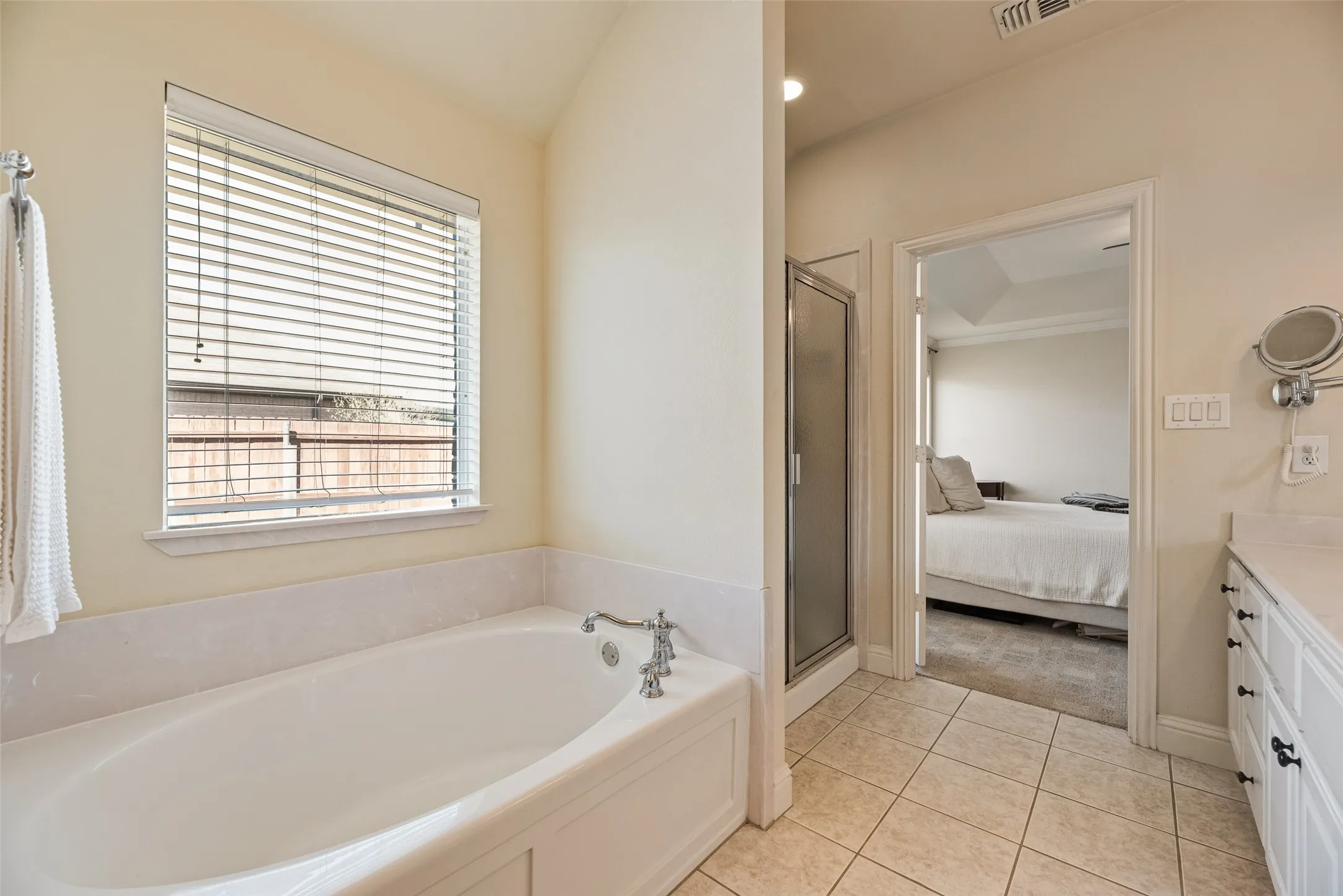 Single Family Residence For Sale in Collin County , 750 Stefhanie Drive, Celina, Texas 75009, 3 Bedroom, 2 Bathroom, 2 Garage spaces, 1,766 Sqft, built in 2005, mls#21337486, Real Estate Agent in Celina, Homes For Sale in Collin county, Homes For Sale in Celina, Realtor in Celina Texas, Real Estate Brokerage Independent Realty Texas, Luminita Cordes Realtor