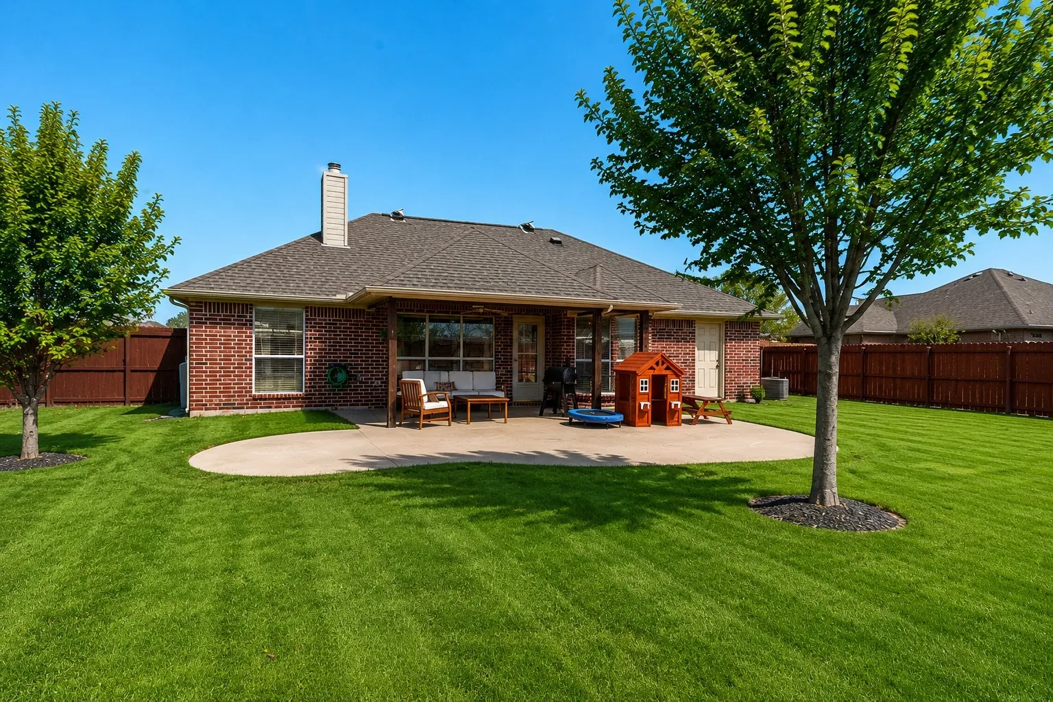 Single Family Residence For Sale in Collin County , 750 Stefhanie Drive, Celina, Texas 75009, 3 Bedroom, 2 Bathroom, 2 Garage spaces, 1,766 Sqft, built in 2005, mls#21337486, Real Estate Agent in Celina, Homes For Sale in Collin county, Homes For Sale in Celina, Realtor in Celina Texas, Real Estate Brokerage Independent Realty Texas, Luminita Cordes Realtor