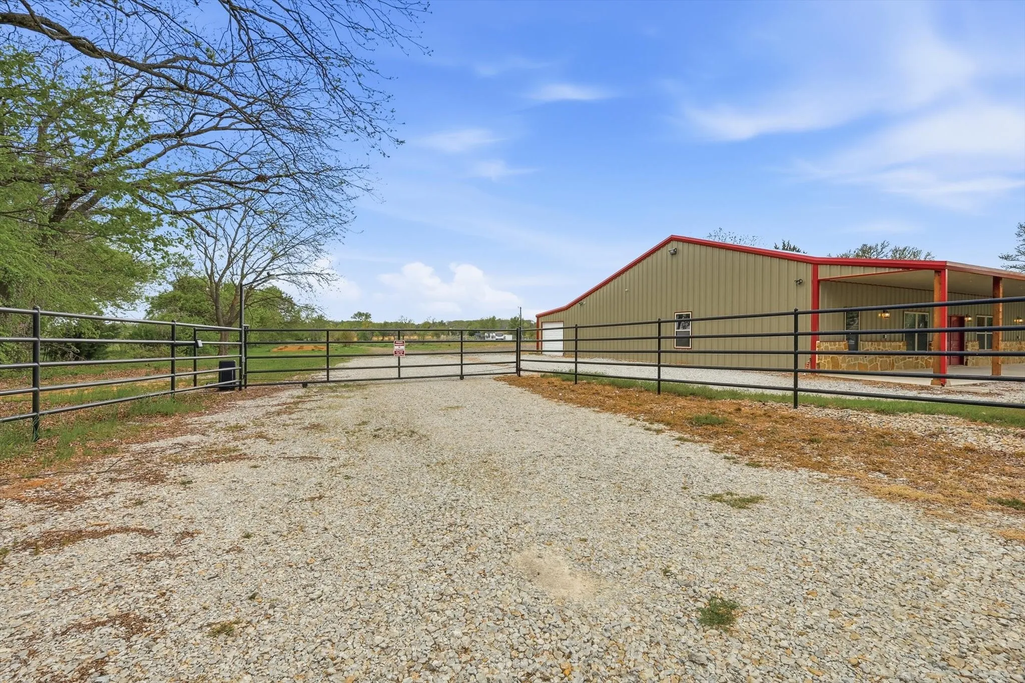 Single Family Residence For Rent in Wise County , 1445 County Road 3690, Paradise, Texas 76073, 3 Bedroom, 3 Bathroom, 1 Garage spaces, 3,048 Sqft, built in 2023, mls#21339233, Real Estate Agent in Paradise, Homes For Rent in Wise county, Homes For Rent in Paradise, Realtor in Paradise Texas, Real Estate Brokerage Independent Realty Texas, Luminita Cordes Realtor