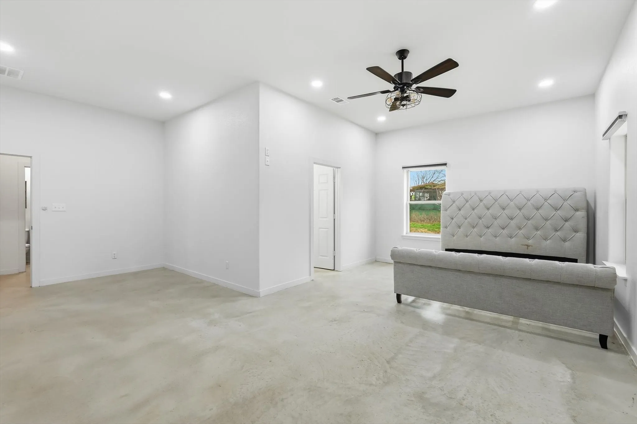 Single Family Residence For Rent in Wise County , 1445 County Road 3690, Paradise, Texas 76073, 3 Bedroom, 3 Bathroom, 1 Garage spaces, 3,048 Sqft, built in 2023, mls#21339233, Real Estate Agent in Paradise, Homes For Rent in Wise county, Homes For Rent in Paradise, Realtor in Paradise Texas, Real Estate Brokerage Independent Realty Texas, Luminita Cordes Realtor